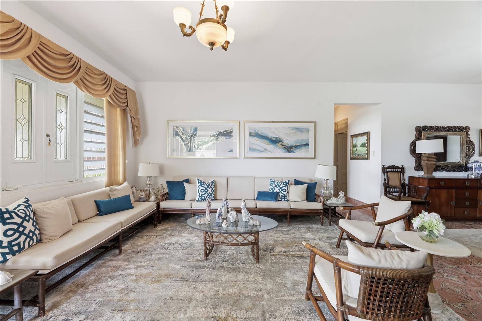 URB SANTA ISIDRA - Residential