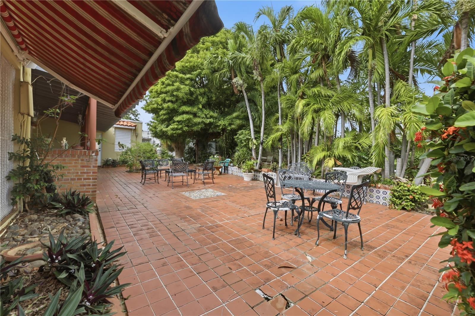 URB SANTA ISIDRA - Residential