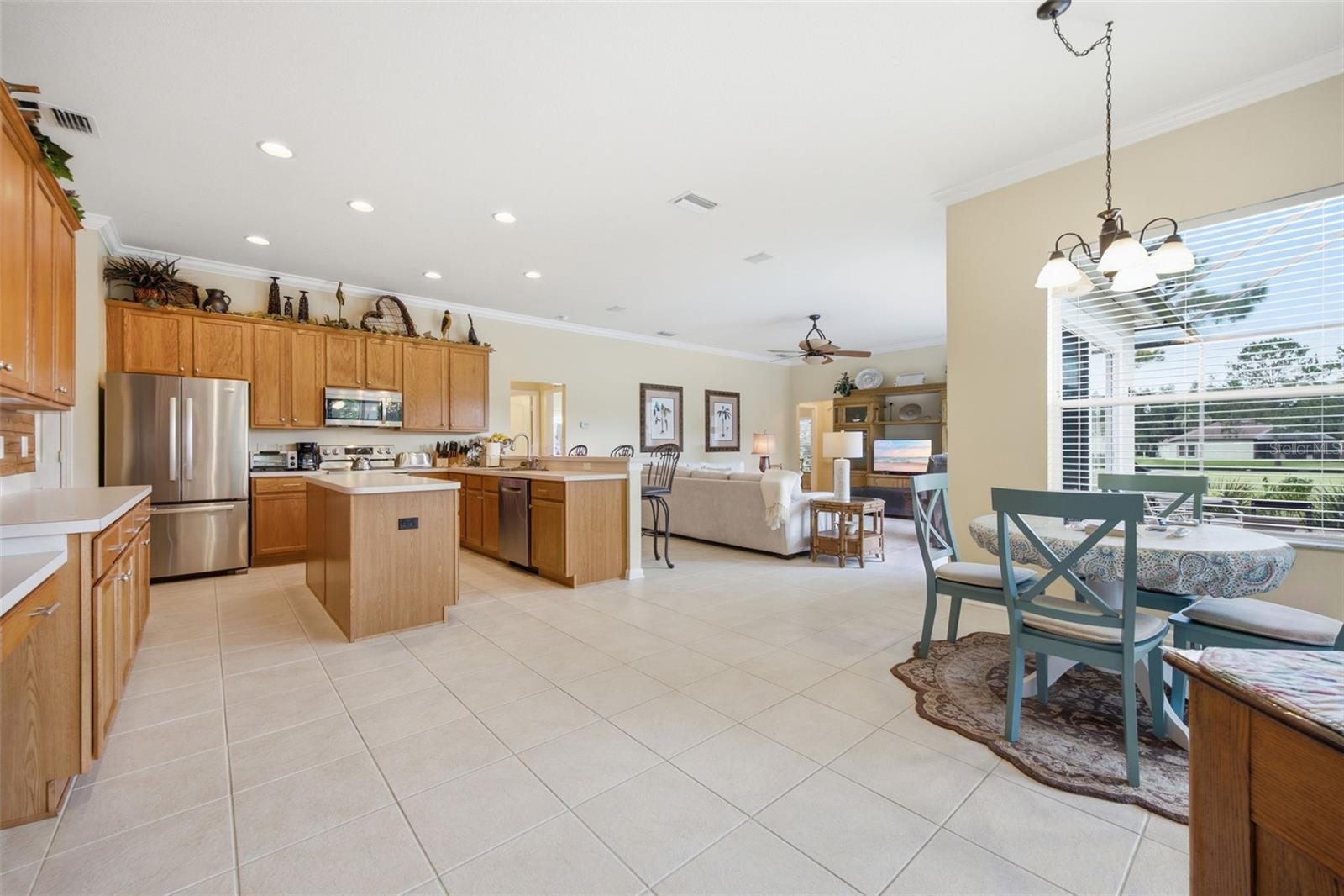 LEXINGTON OAKS VILLAGE 17 UNITS A & B - Residential