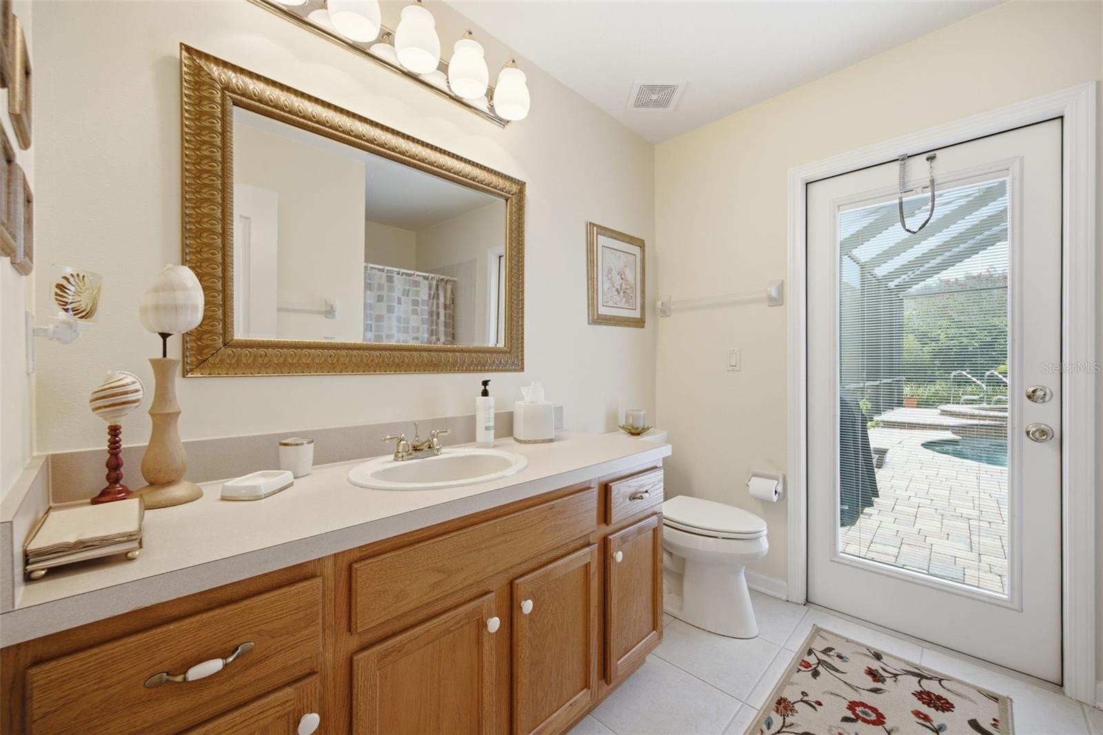 LEXINGTON OAKS VILLAGE 17 UNITS A & B - Residential