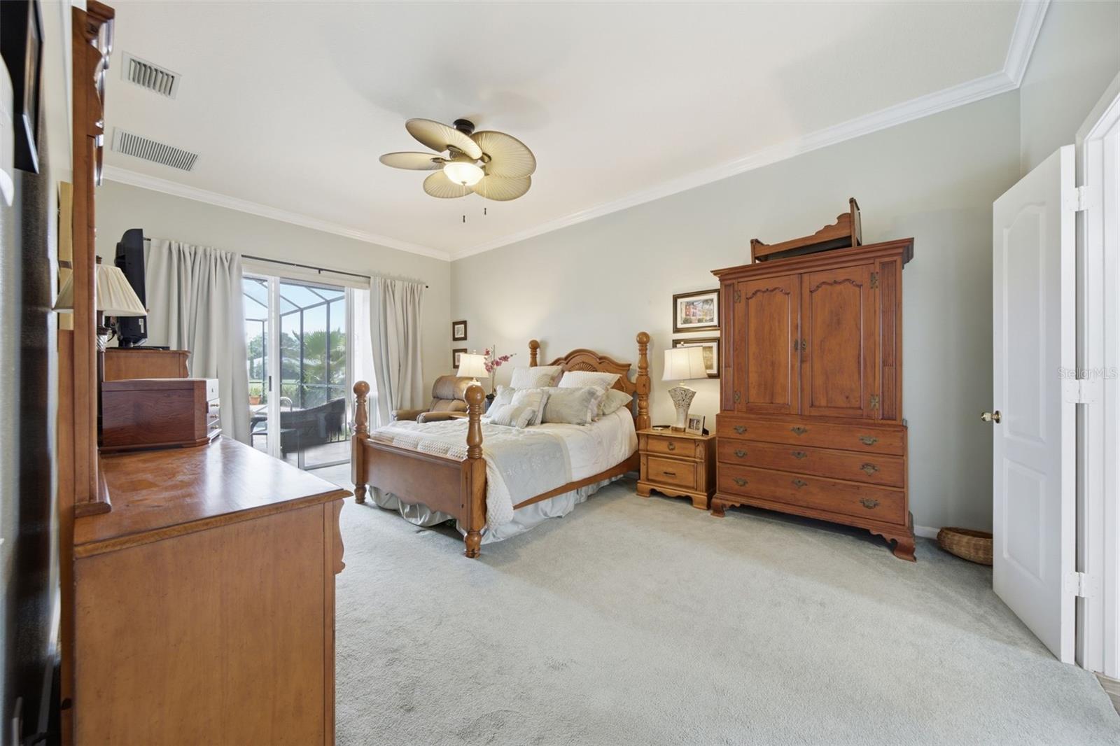 LEXINGTON OAKS VILLAGE 17 UNITS A & B - Residential