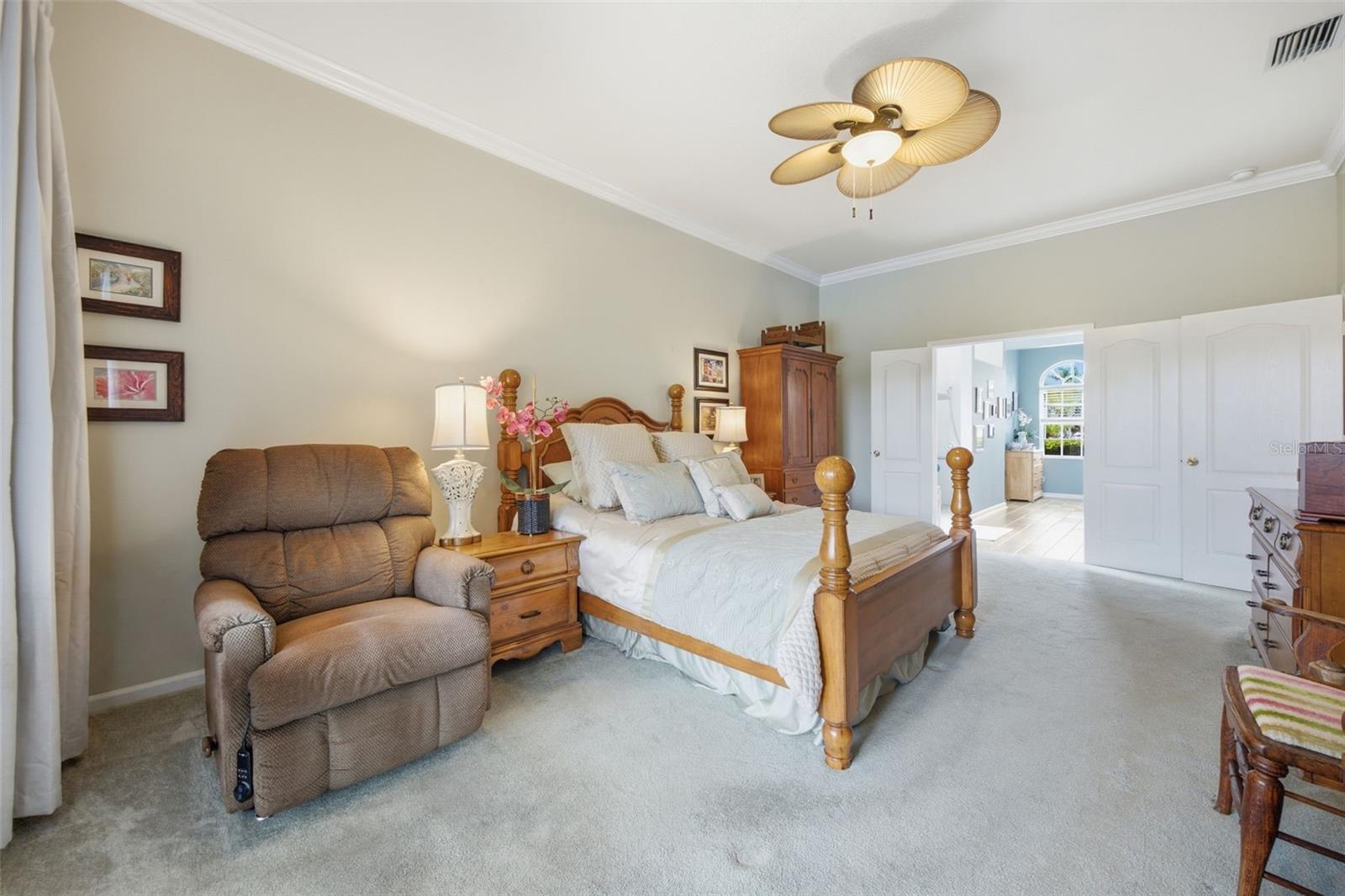 LEXINGTON OAKS VILLAGE 17 UNITS A & B - Residential
