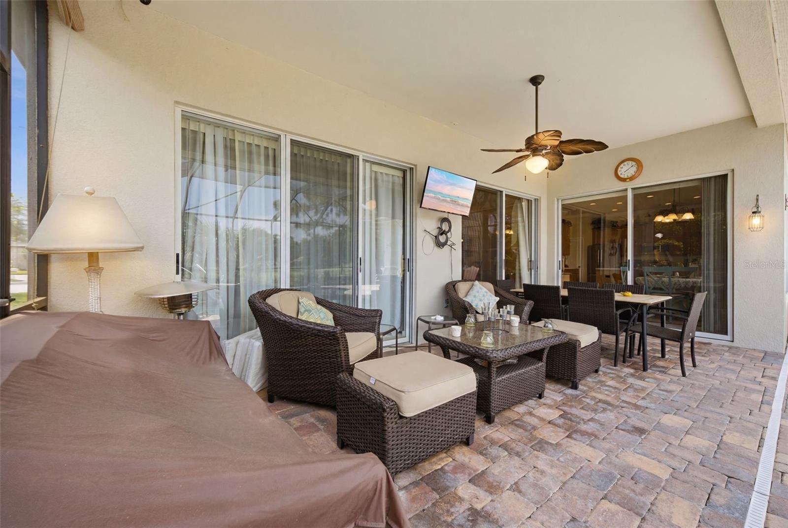 LEXINGTON OAKS VILLAGE 17 UNITS A & B - Residential