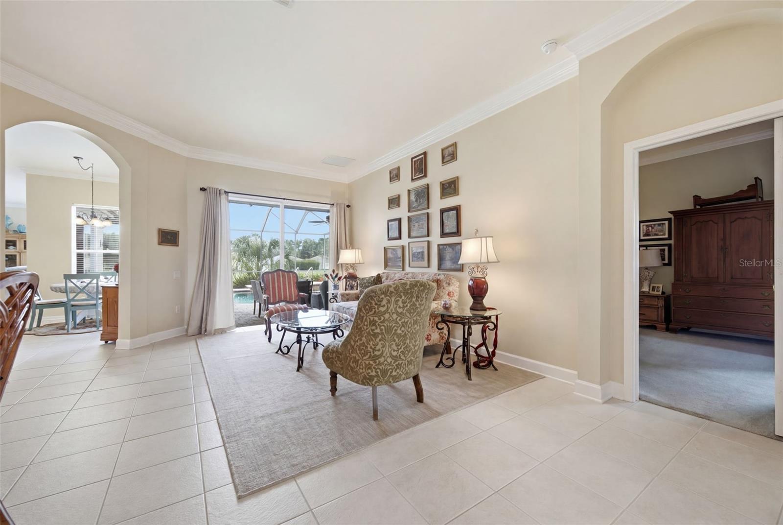 LEXINGTON OAKS VILLAGE 17 UNITS A & B - Residential