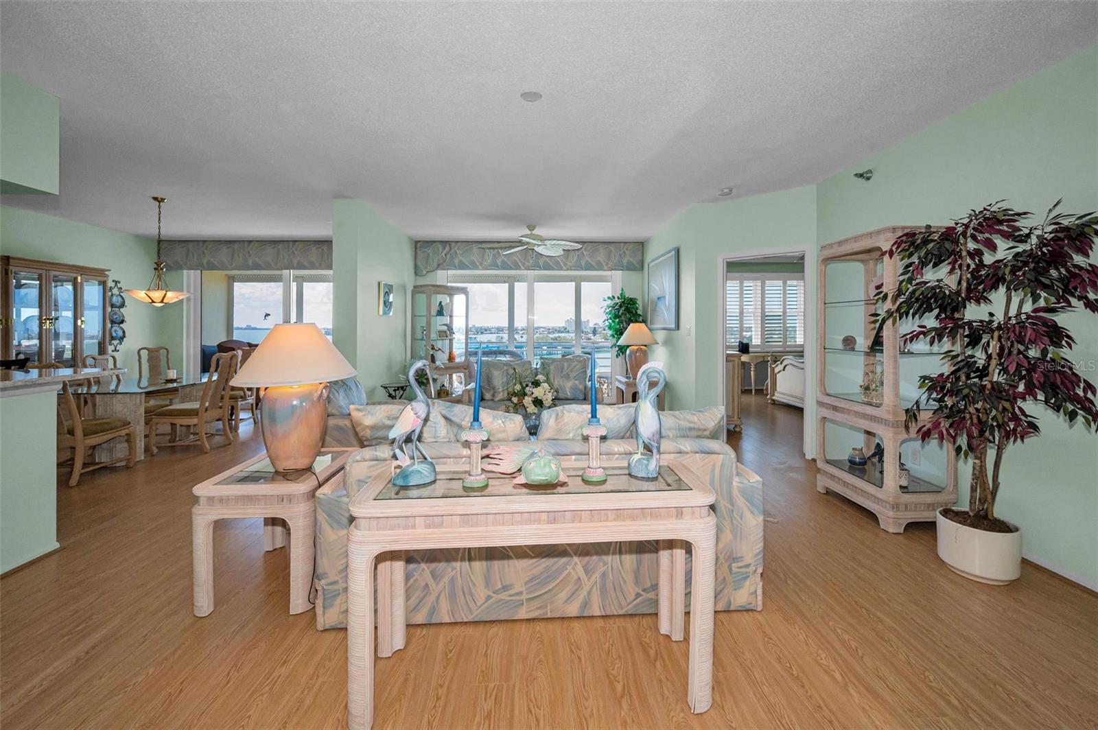 HARBOURSIDE CONDO - Residential