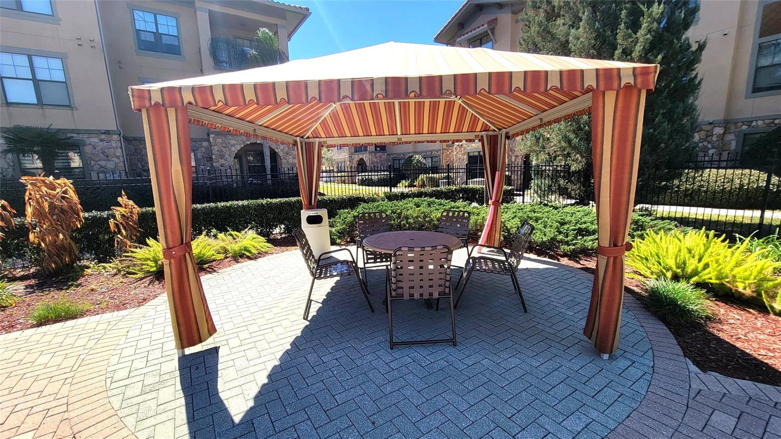 BELLA PIAZZA - Residential