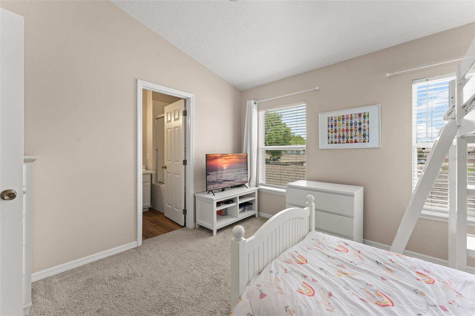 LAKES OF WINDERMERE - LAKE REAMS TOWNHOMES - Residential