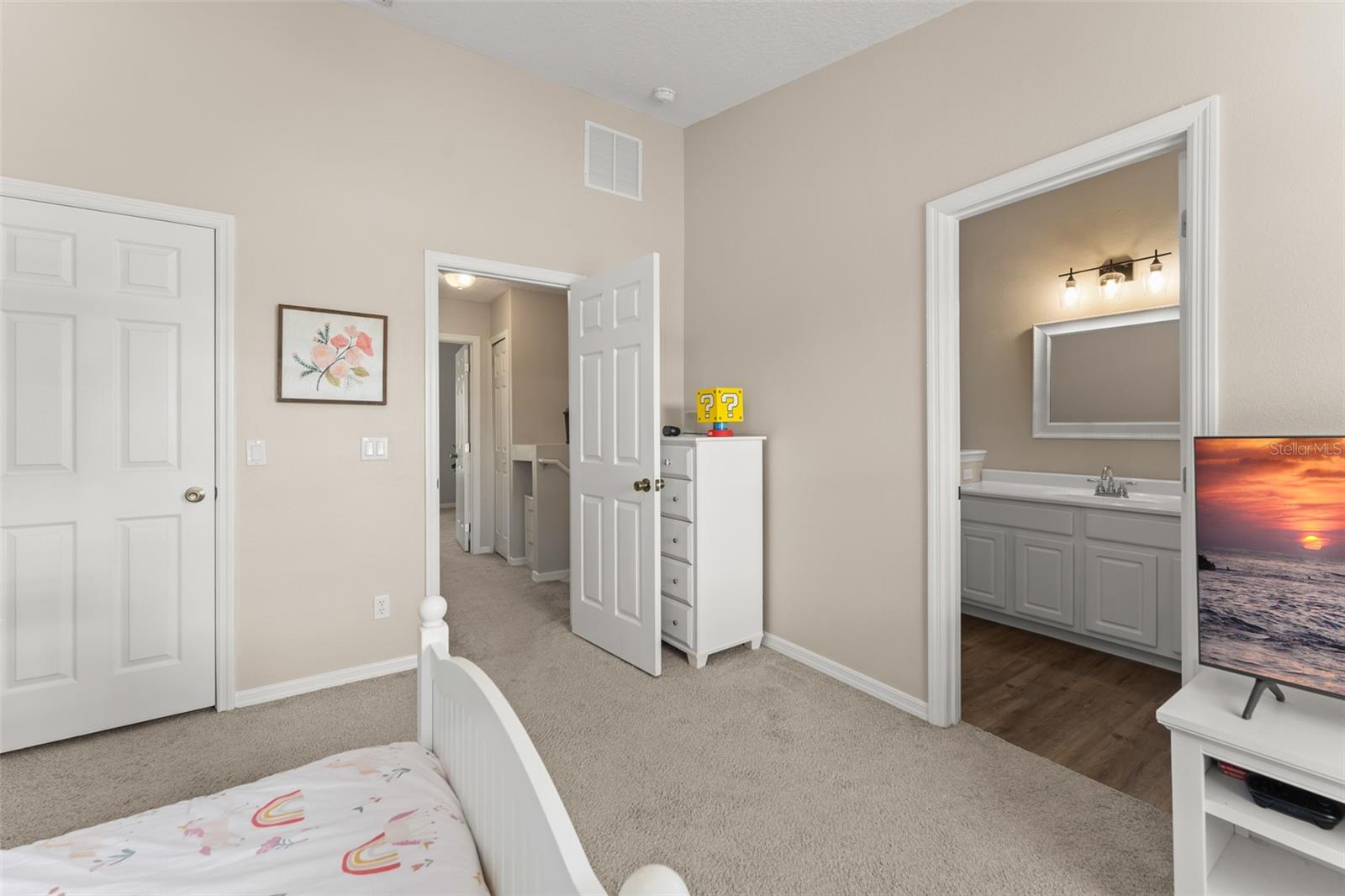 LAKES OF WINDERMERE - LAKE REAMS TOWNHOMES - Residential