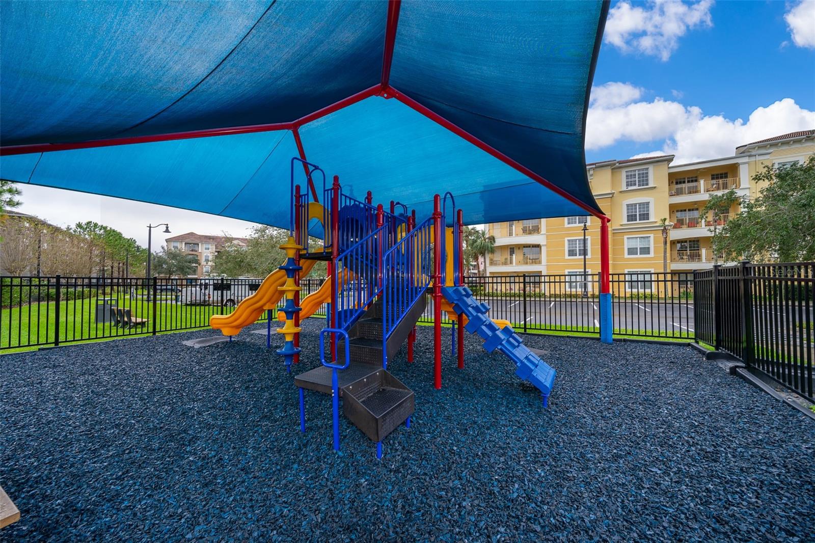 ISLES/CAY COMMONS - Residential