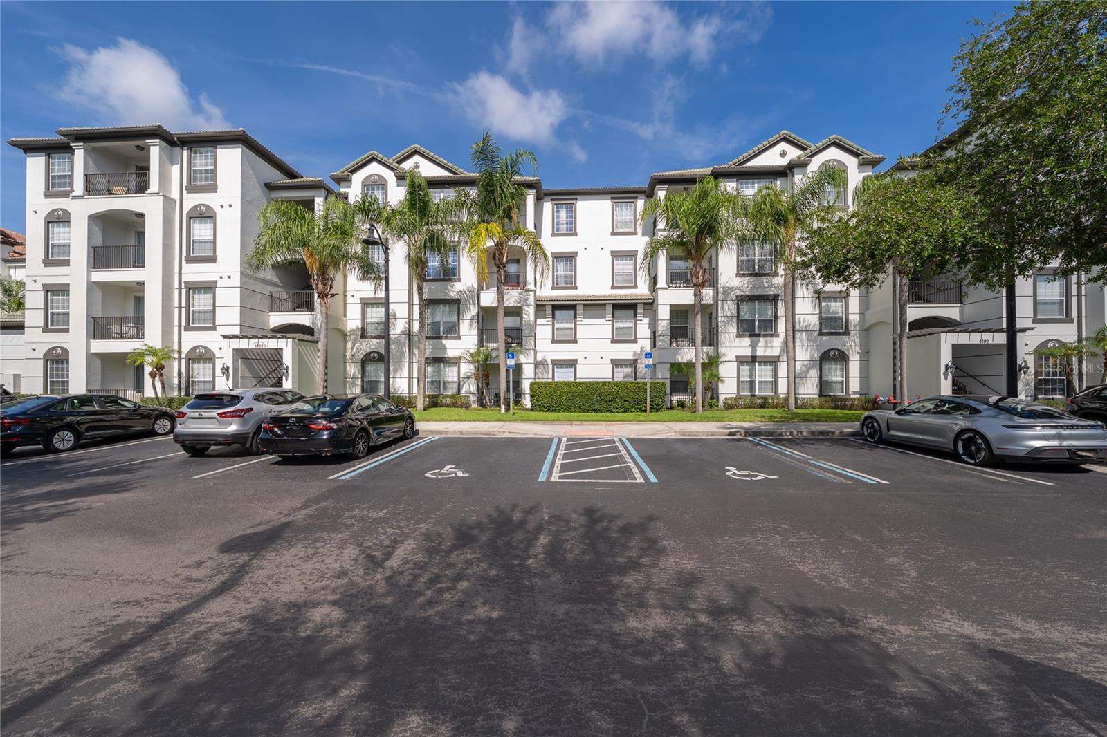 ISLES/CAY COMMONS - Residential