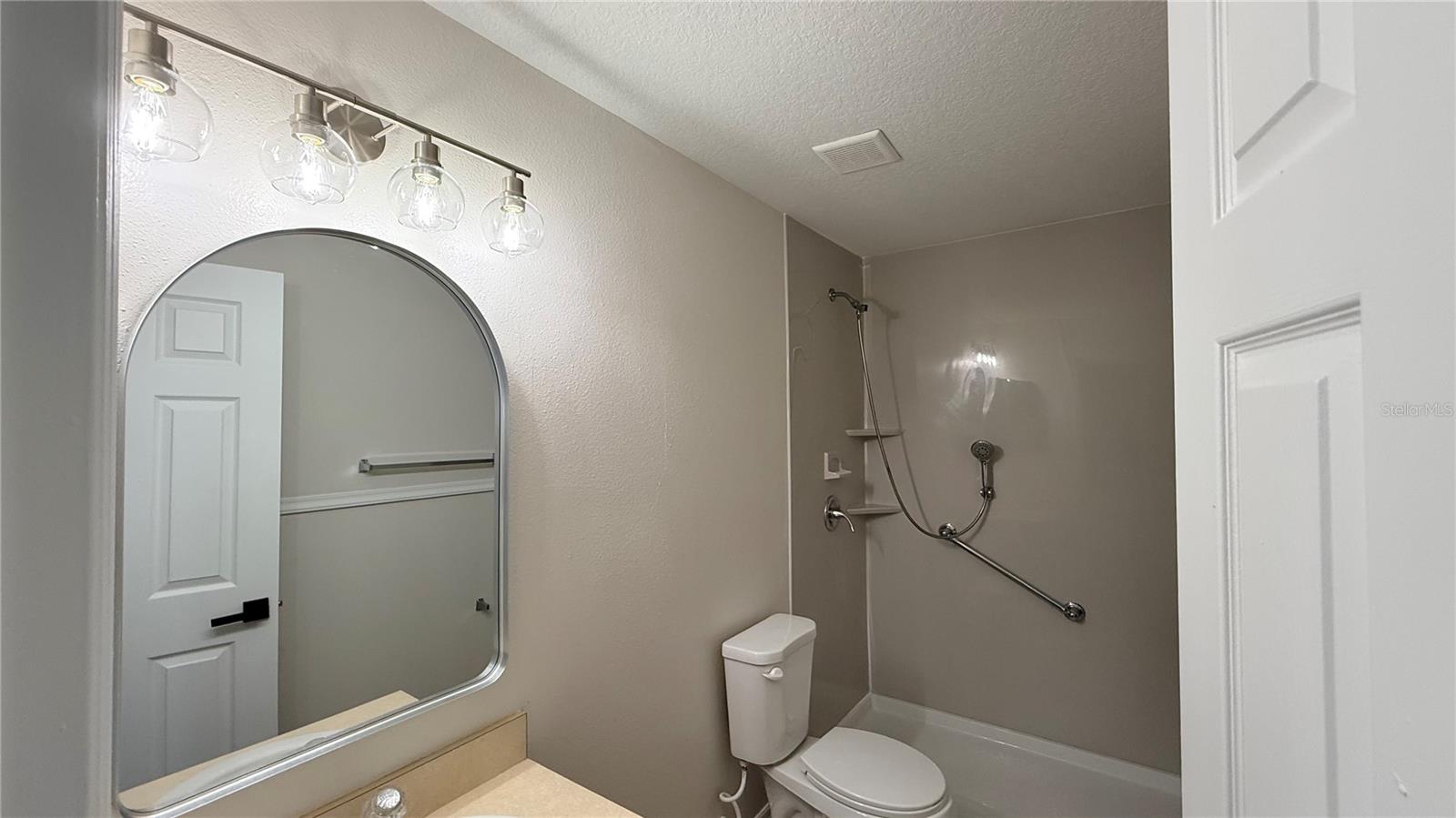 AMBER POINTE UNIT 2 - Residential Lease