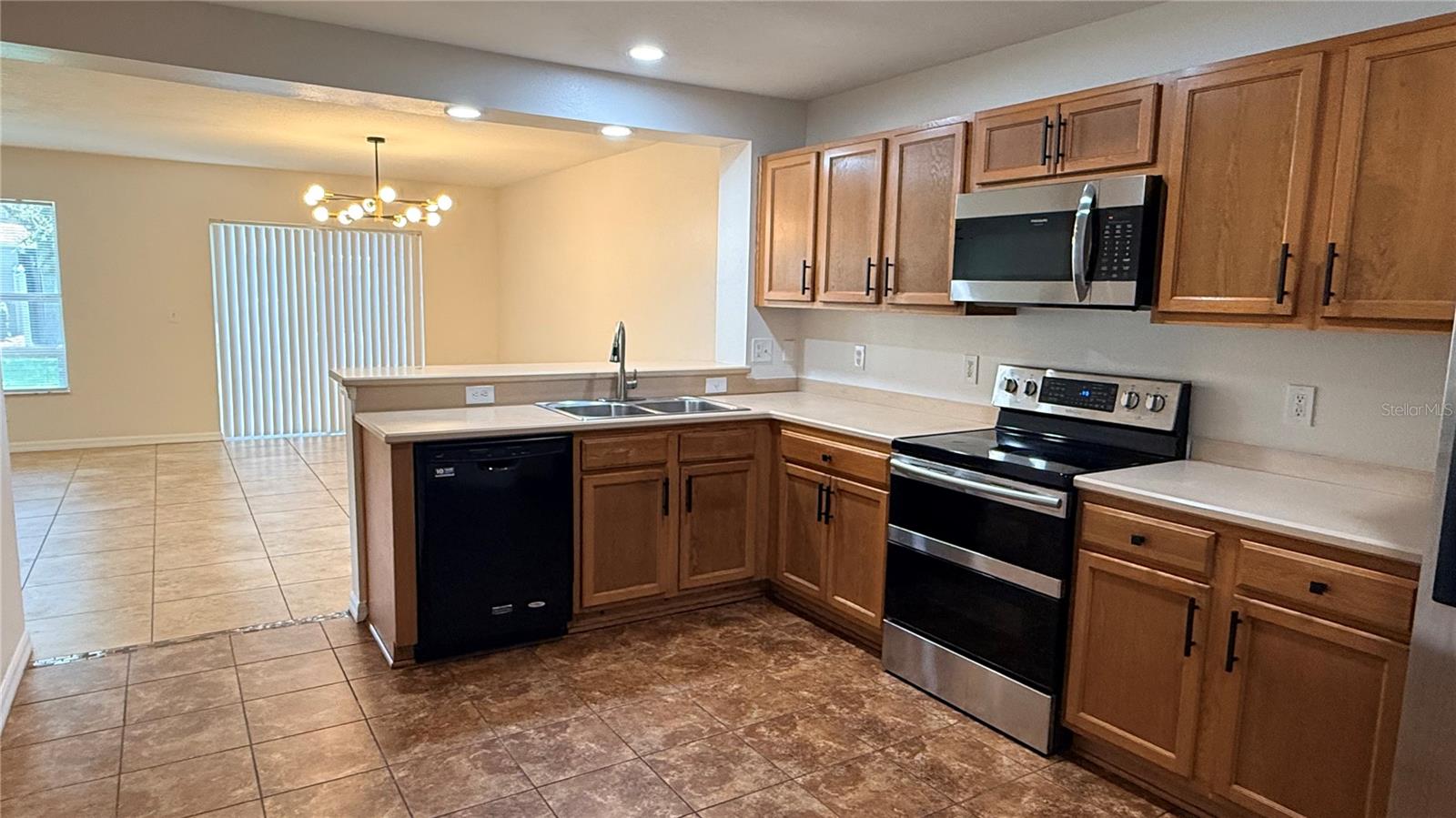 AMBER POINTE UNIT 2 - Residential Lease