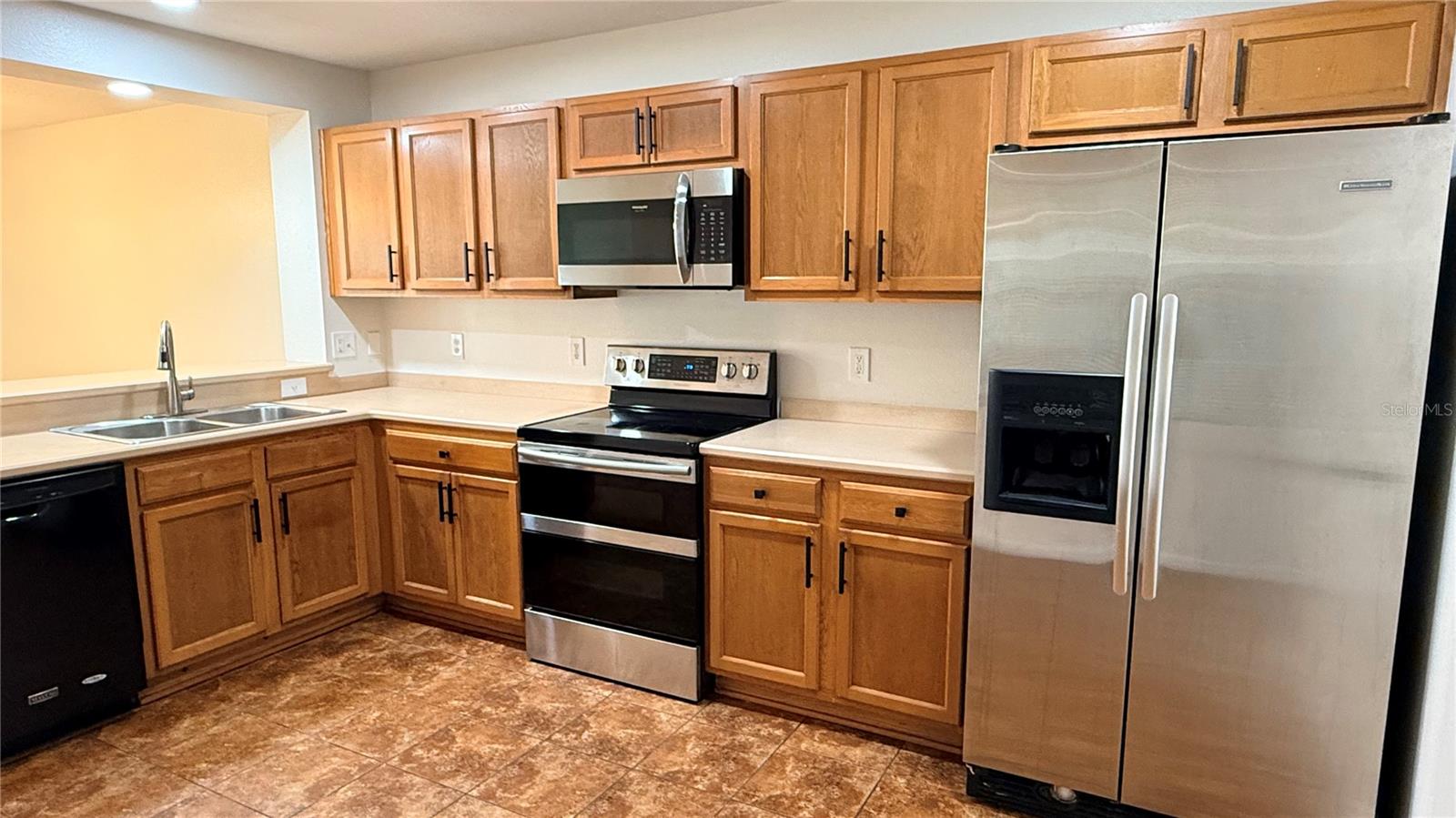 AMBER POINTE UNIT 2 - Residential Lease