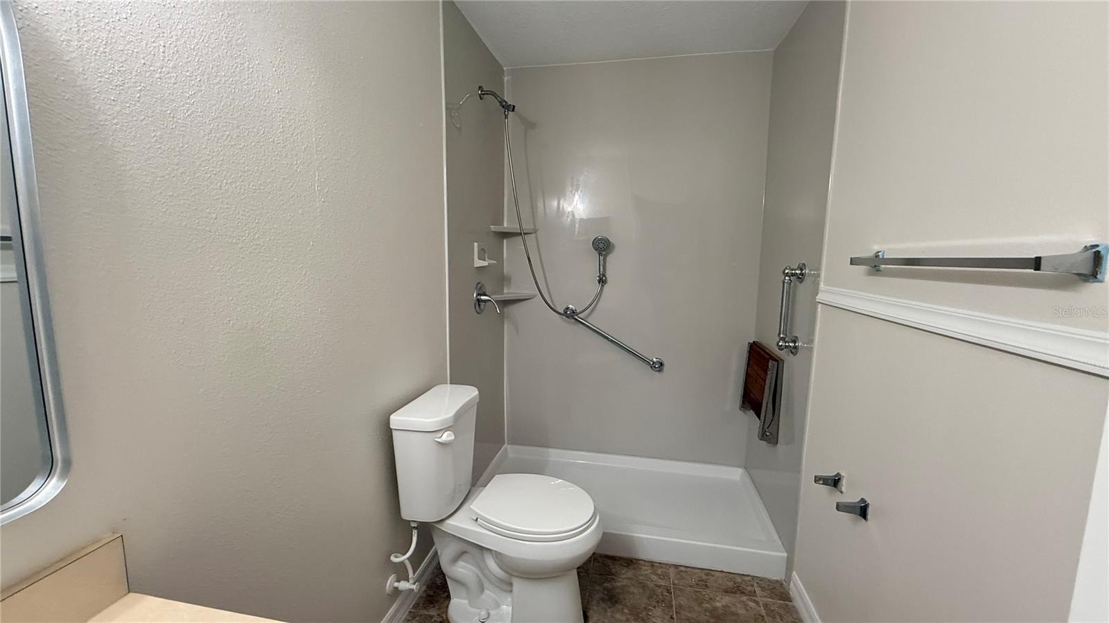 AMBER POINTE UNIT 2 - Residential Lease