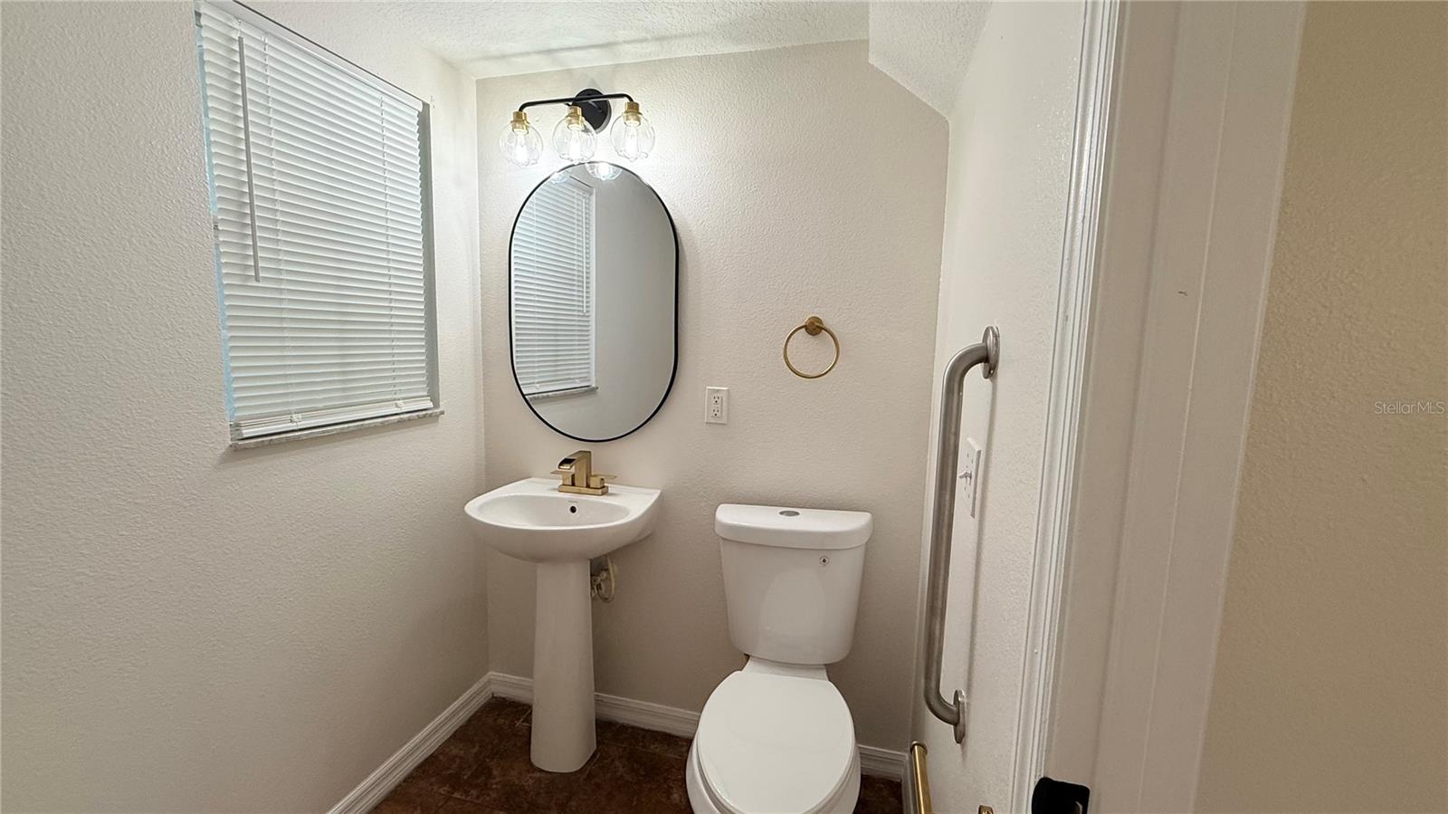 AMBER POINTE UNIT 2 - Residential Lease