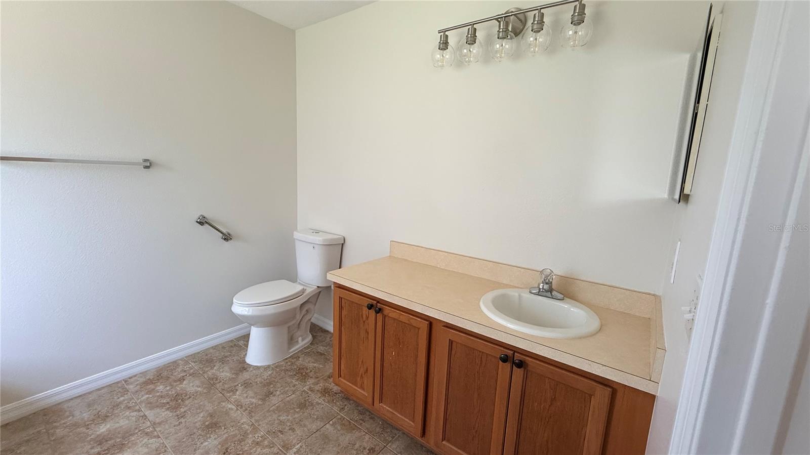AMBER POINTE UNIT 2 - Residential Lease
