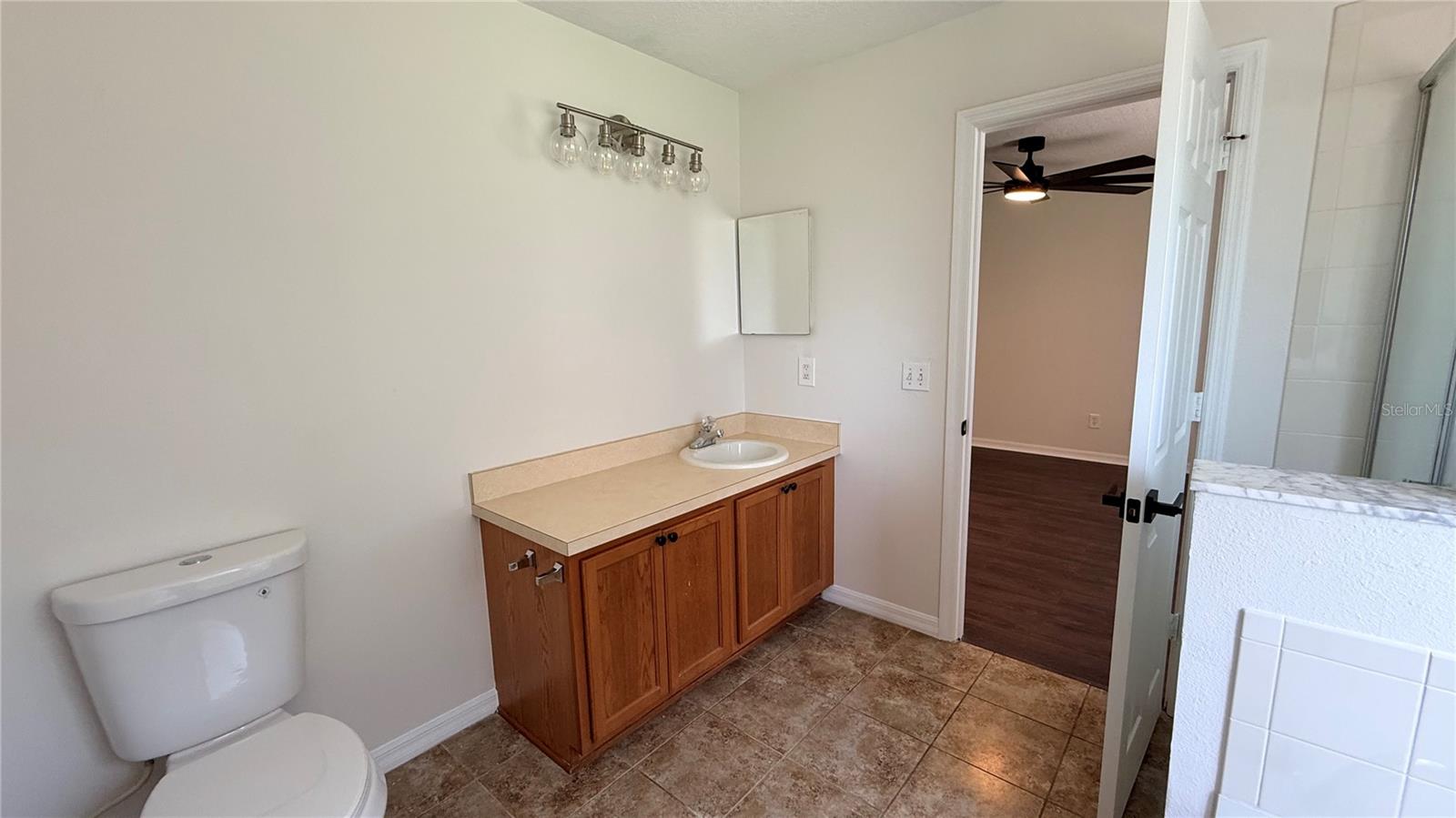 AMBER POINTE UNIT 2 - Residential Lease