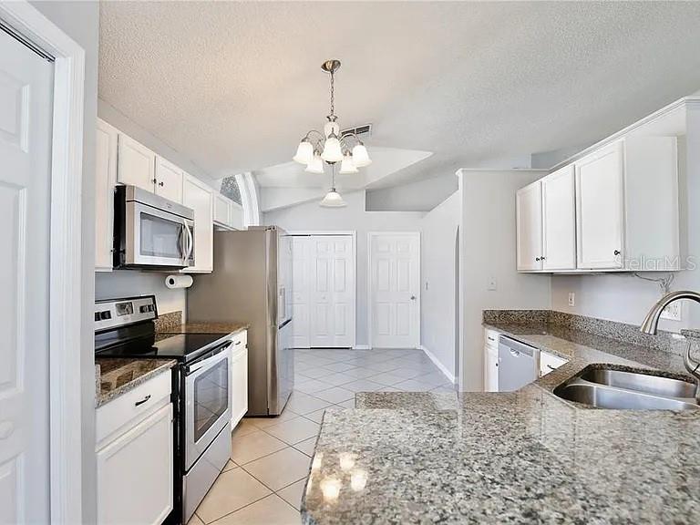 VILLAGES AT KINGSBRIDGE WEST TR C-1 - Residential