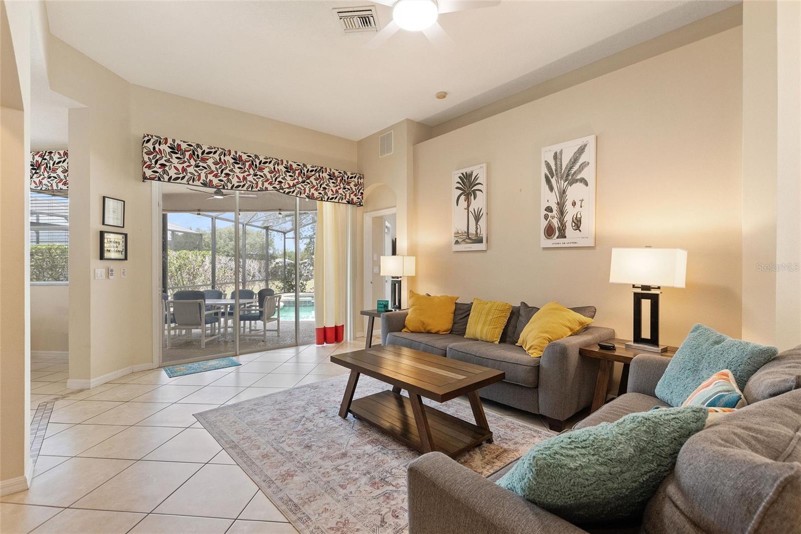 CALABAY PARC AT TOWER LAKE - Residential