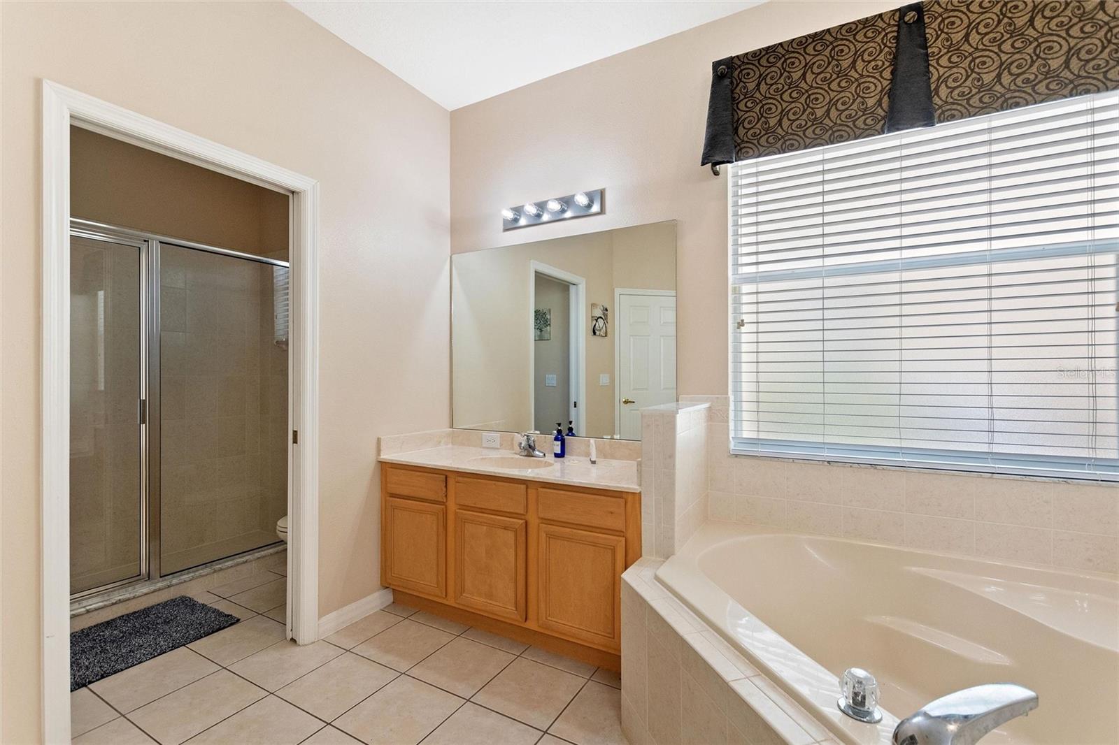 CALABAY PARC AT TOWER LAKE - Residential