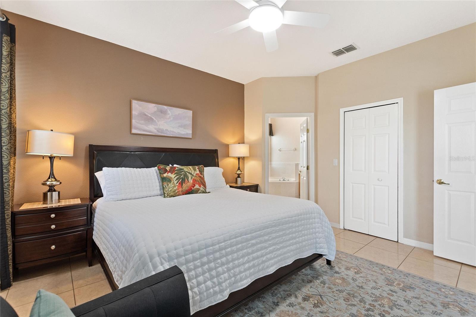 CALABAY PARC AT TOWER LAKE - Residential