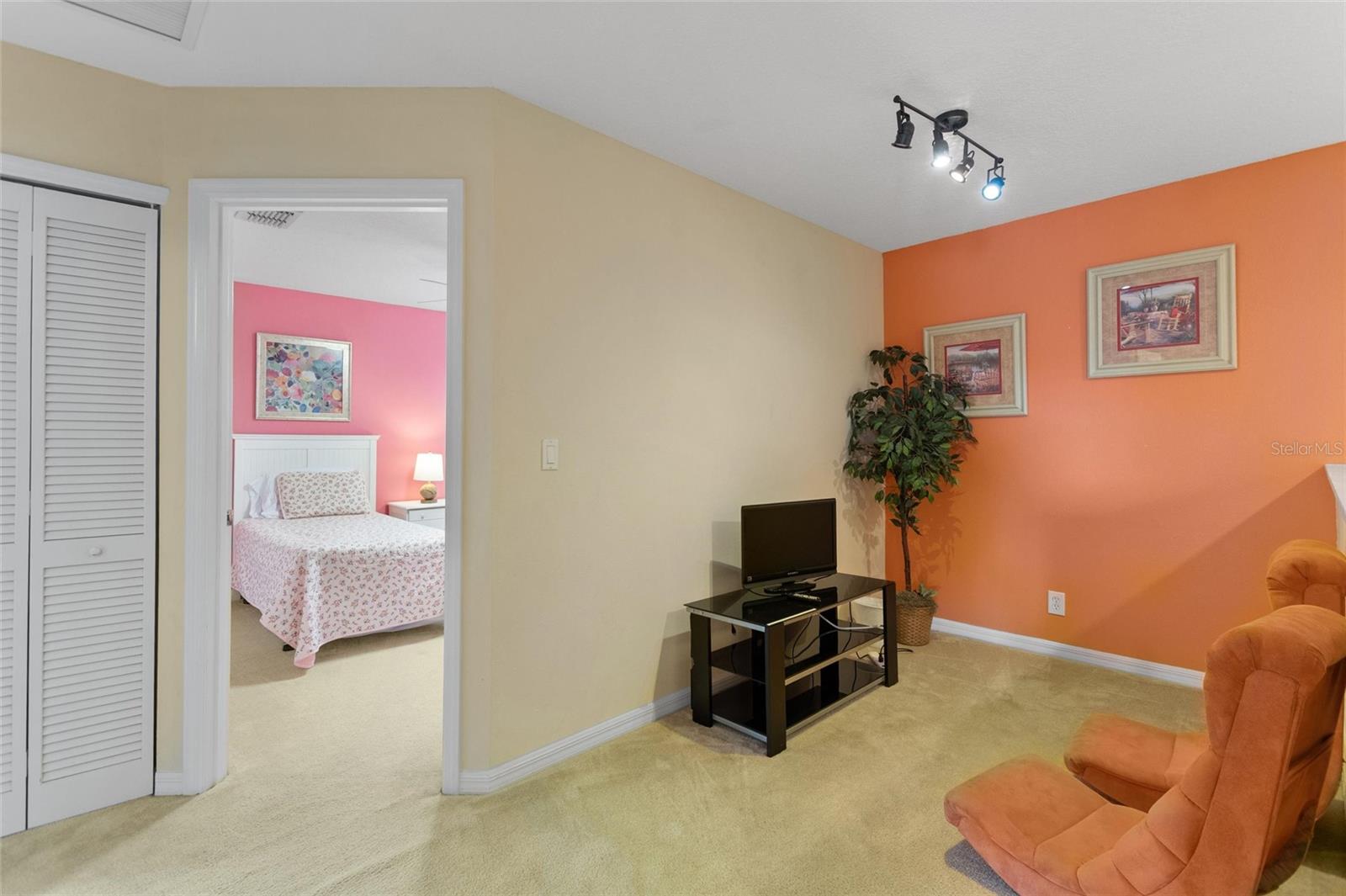 CALABAY PARC AT TOWER LAKE - Residential