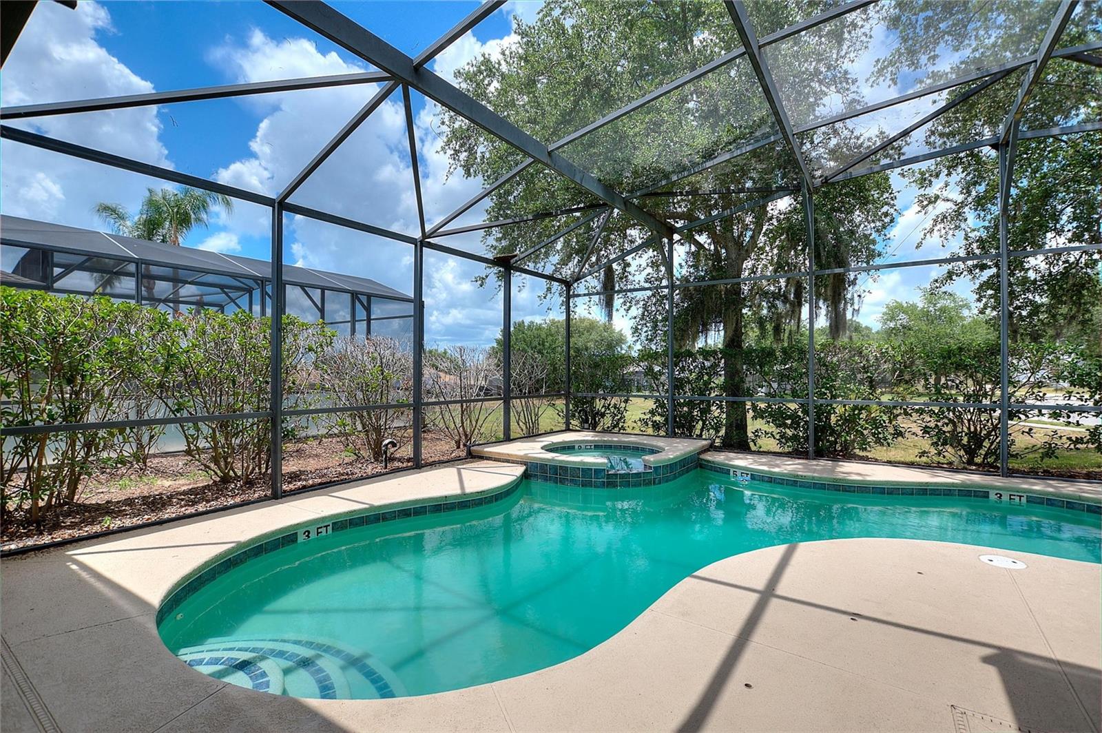 CALABAY PARC AT TOWER LAKE - Residential