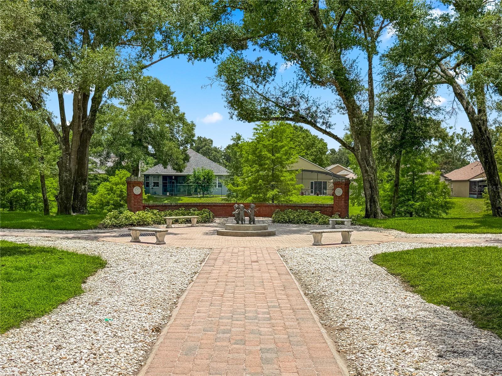 LAKE GRIFFIN ESTATES - Residential