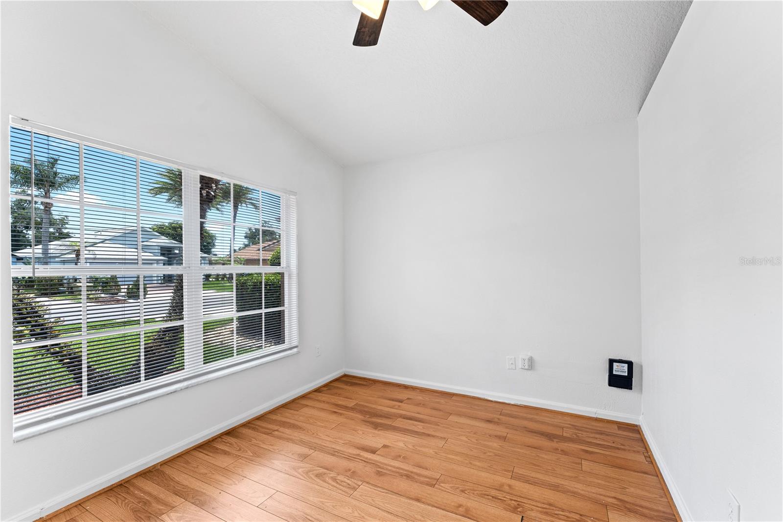 LAKE GRIFFIN ESTATES - Residential