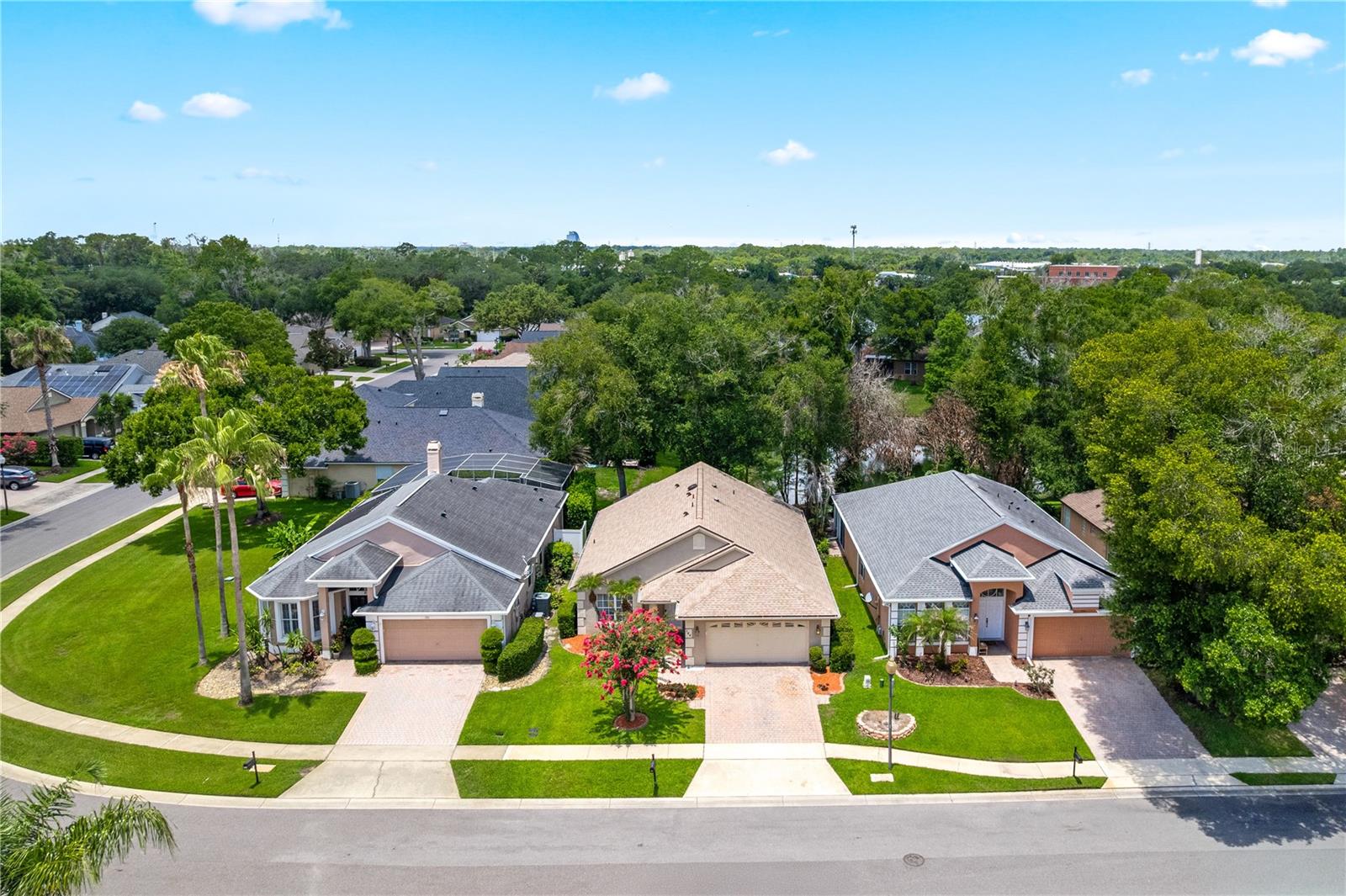 LAKE GRIFFIN ESTATES - Residential
