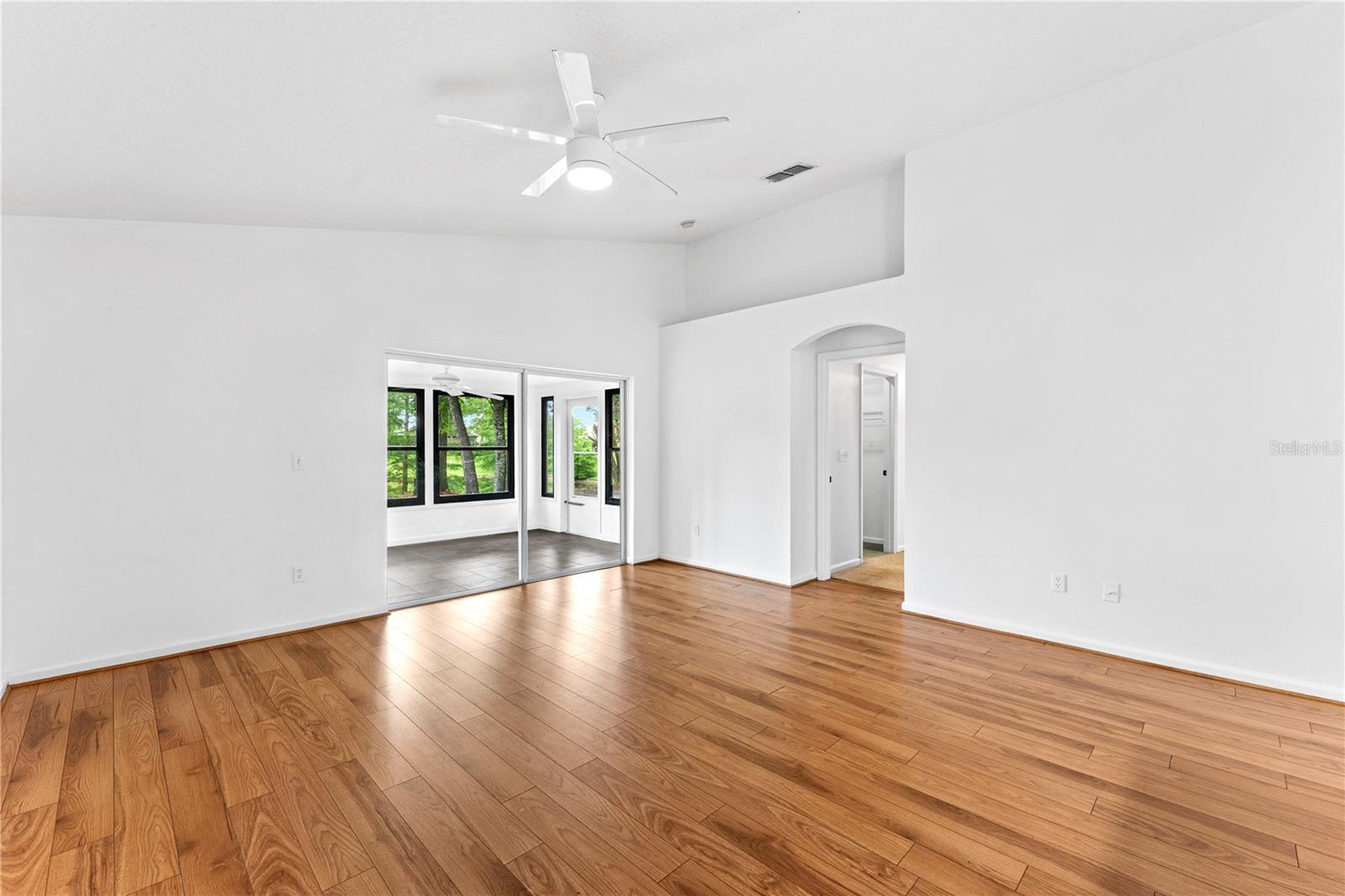LAKE GRIFFIN ESTATES - Residential
