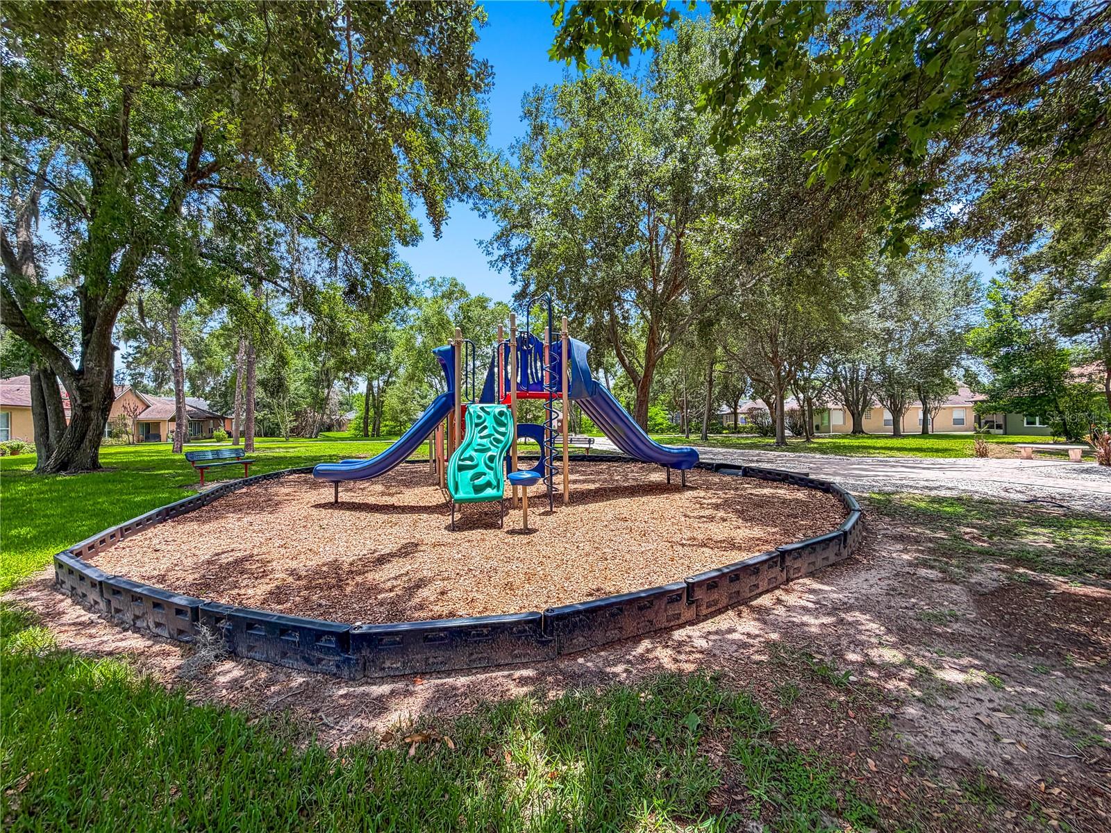 LAKE GRIFFIN ESTATES - Residential