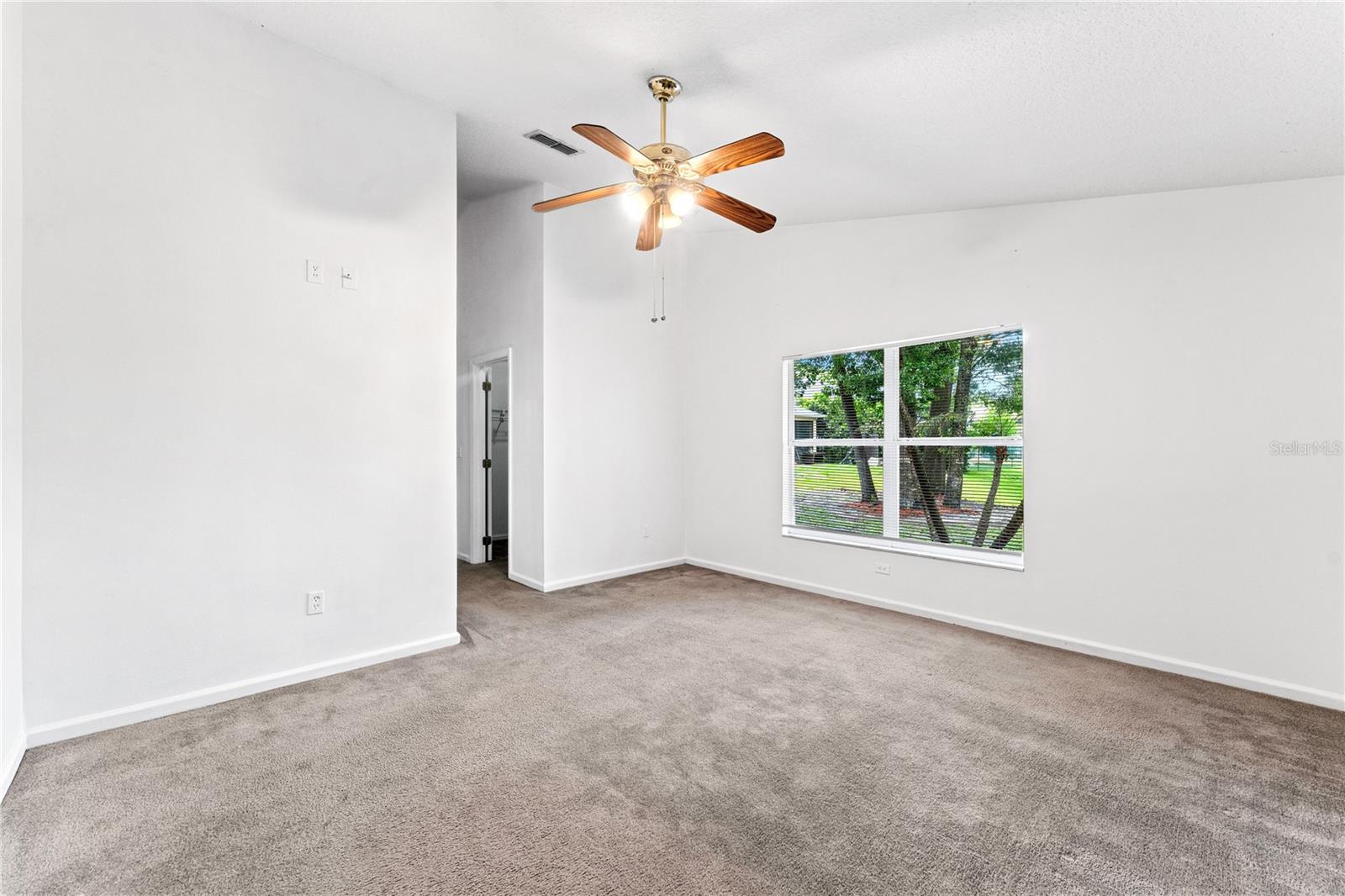 LAKE GRIFFIN ESTATES - Residential