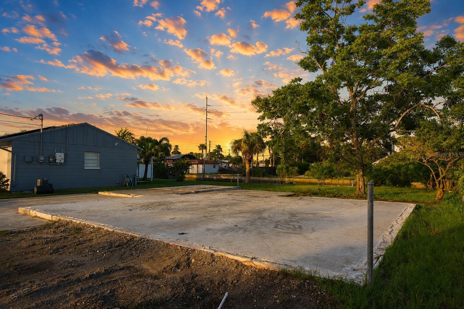 HUDSON BEACH ESTATES - Land
