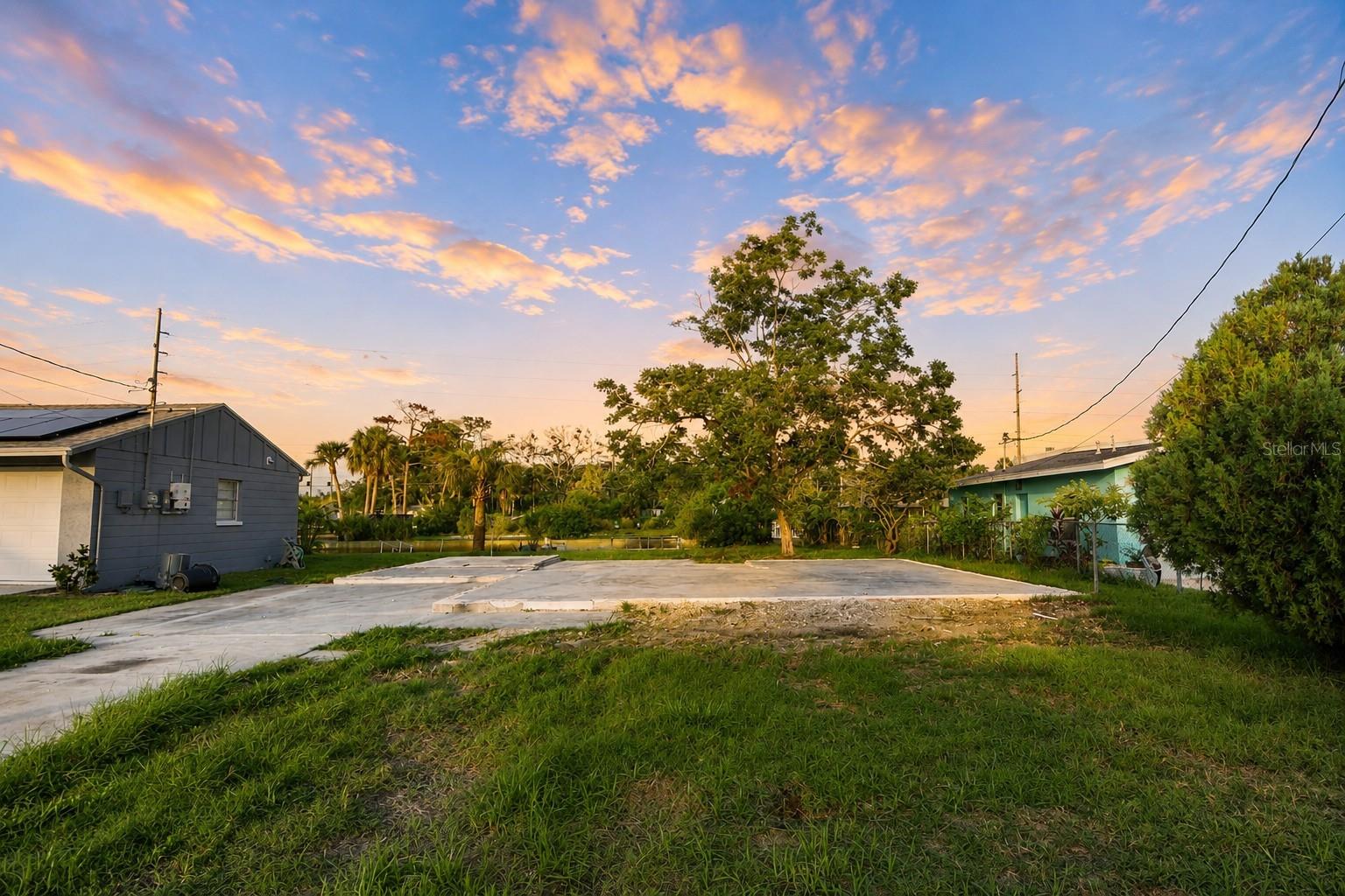 HUDSON BEACH ESTATES - Land