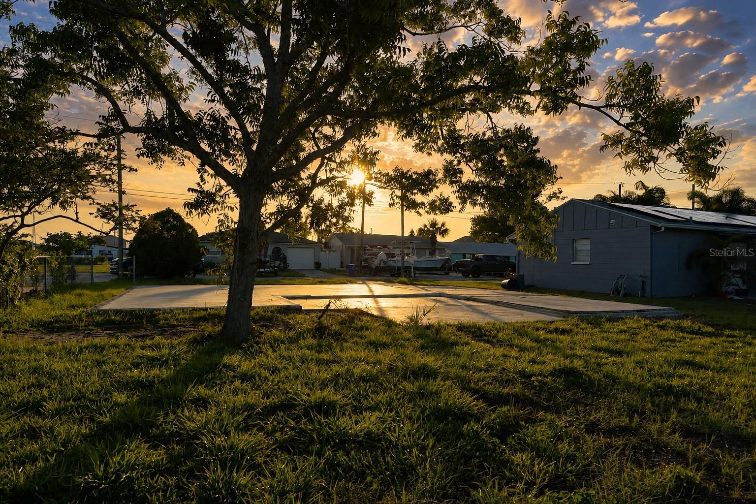HUDSON BEACH ESTATES - Land