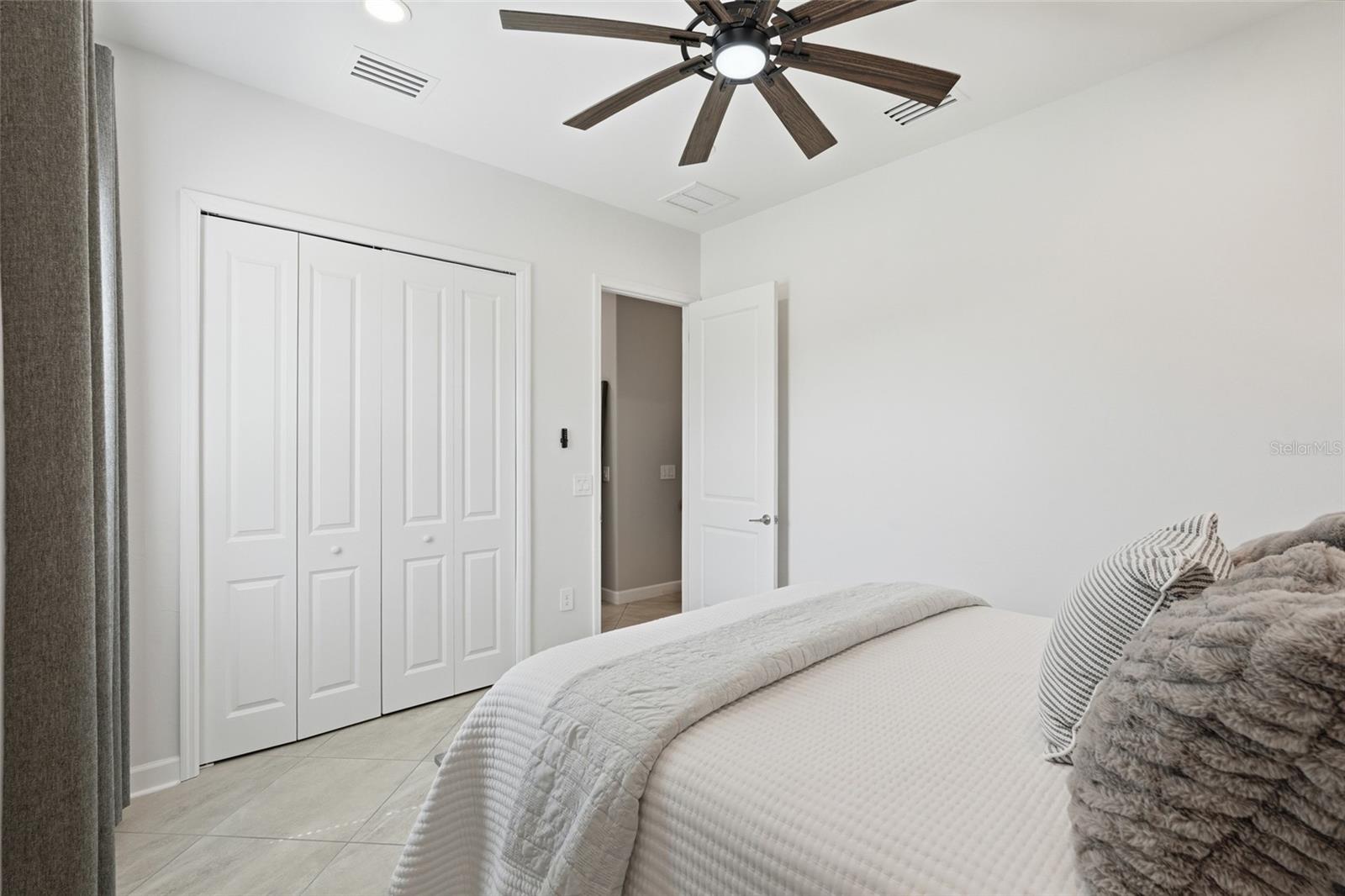 LORRAINE LAKES PH I - Residential