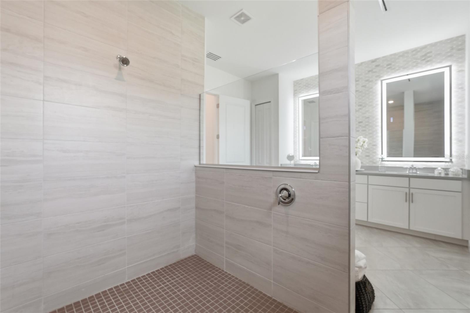 LORRAINE LAKES PH I - Residential