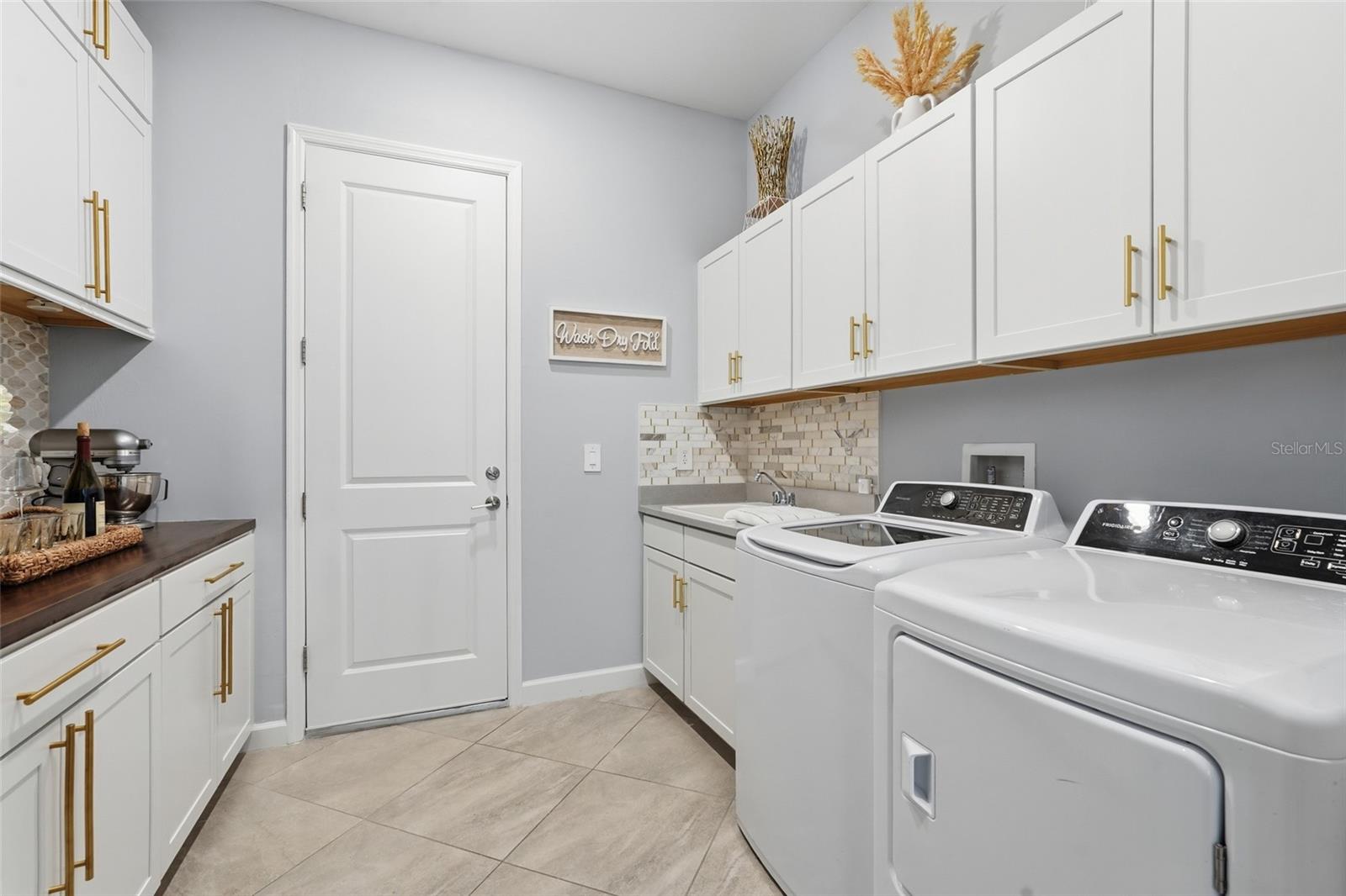 LORRAINE LAKES PH I - Residential