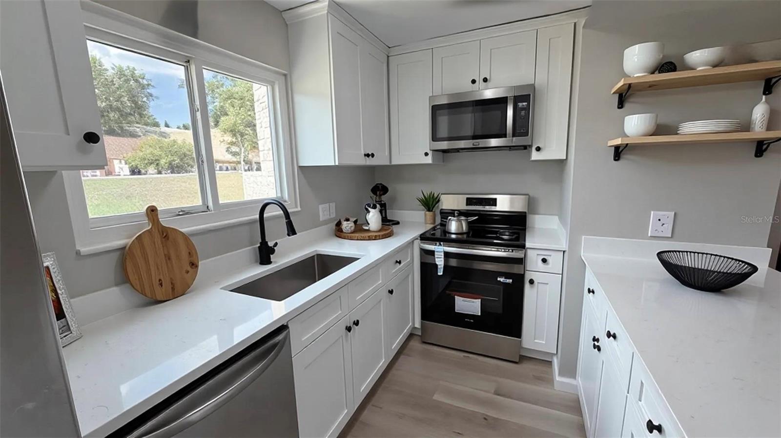 VILLAGE GROVE PH 01 - Residential