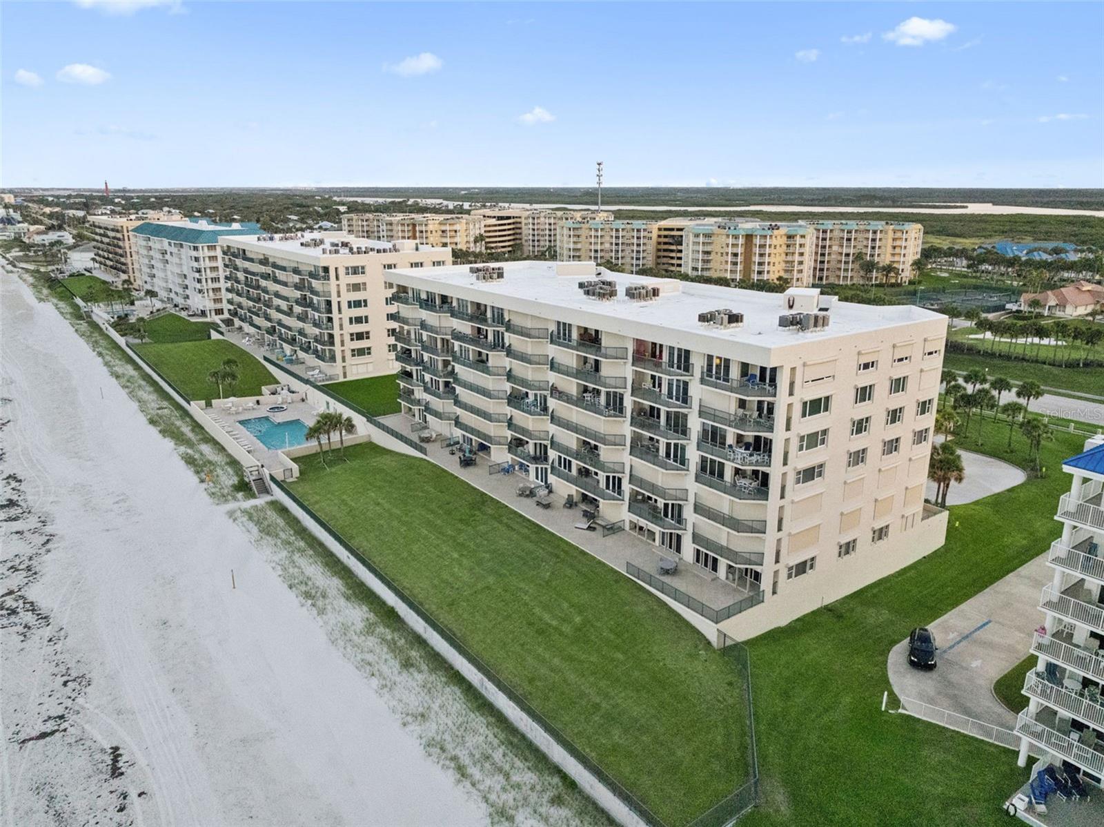 TOWERS EIGHT & NINE - Residential