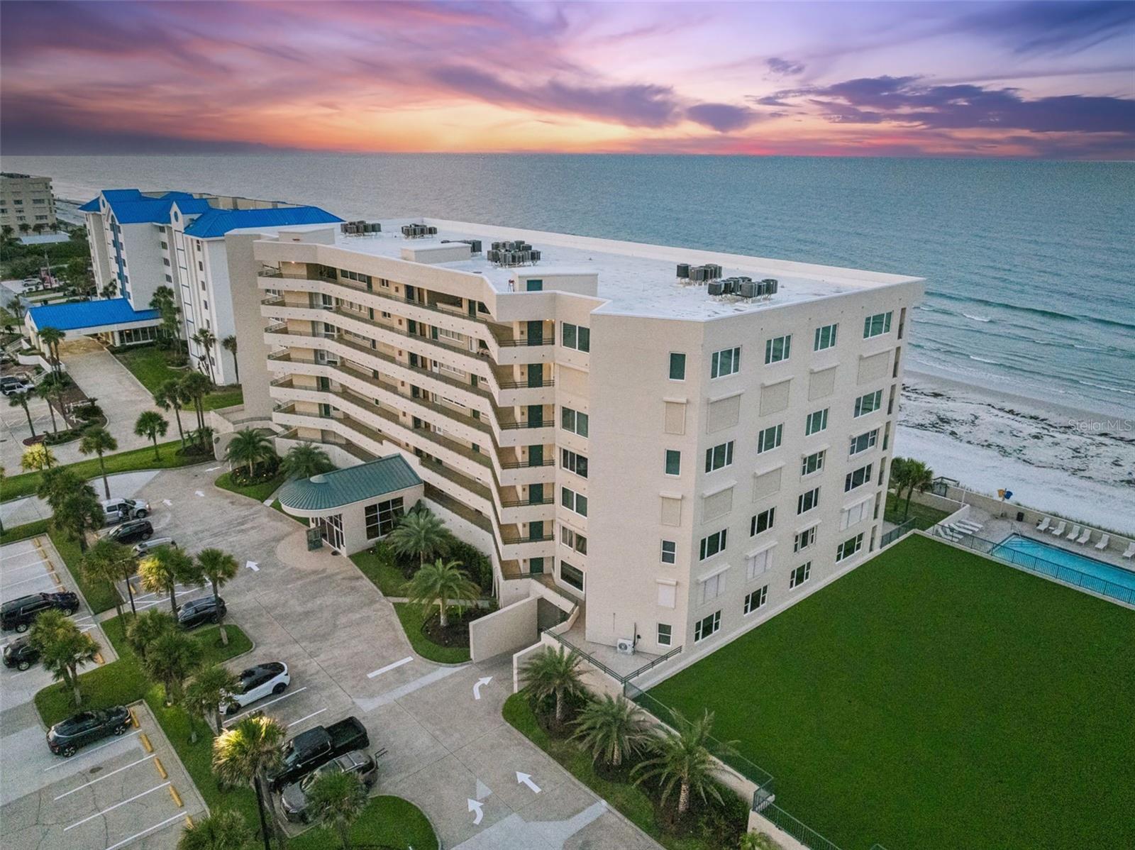 TOWERS EIGHT & NINE - Residential