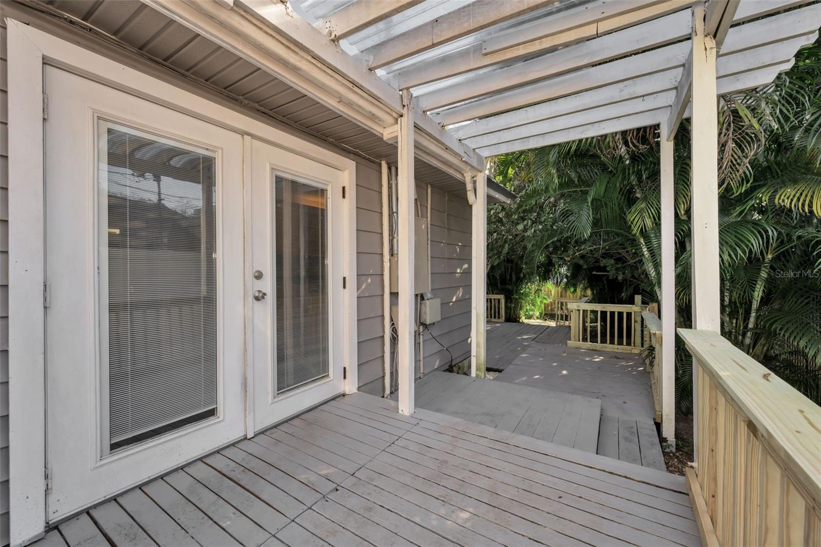 YOUNGS SUB DE LUXE - Residential Lease
