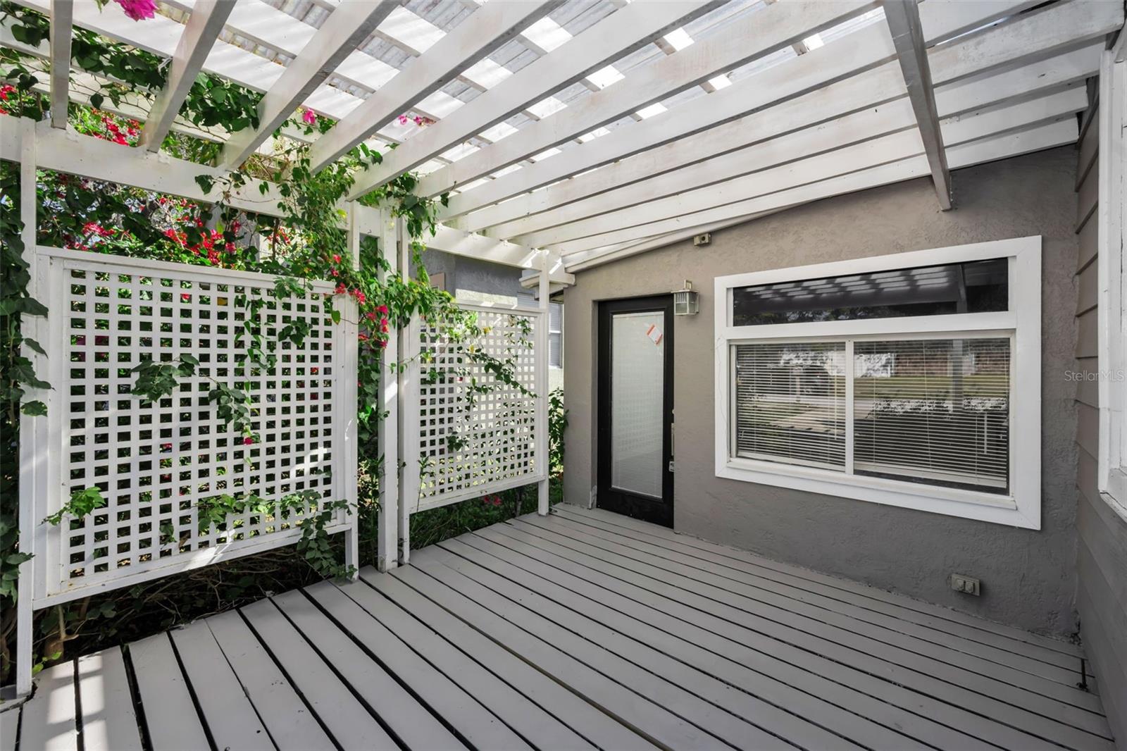 YOUNGS SUB DE LUXE - Residential Lease