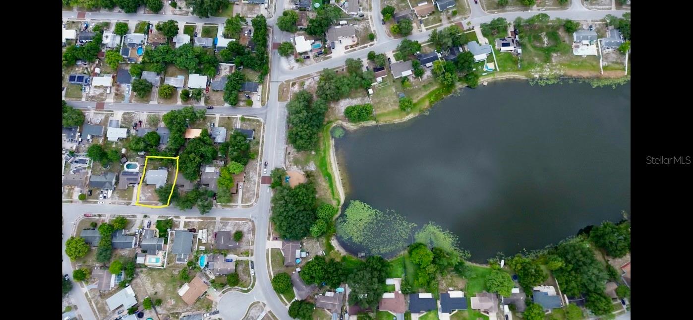 TWIN LAKES MANOR - Residential