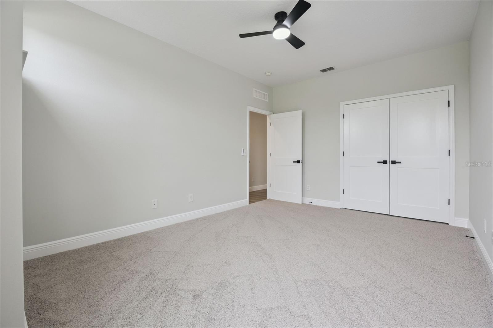 LAKE ROBERTS LNDG E - Residential