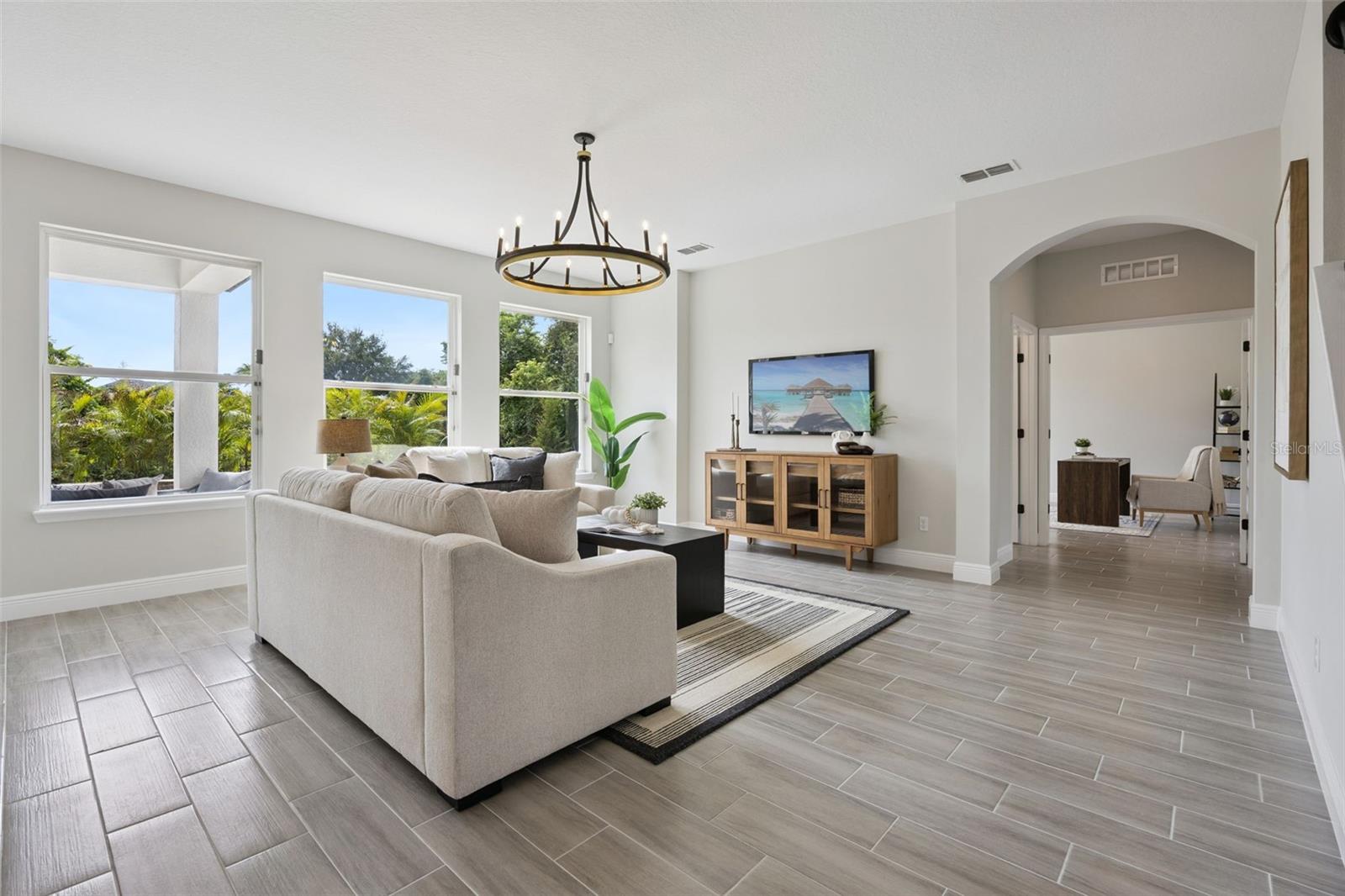 LAKE ROBERTS LNDG E - Residential