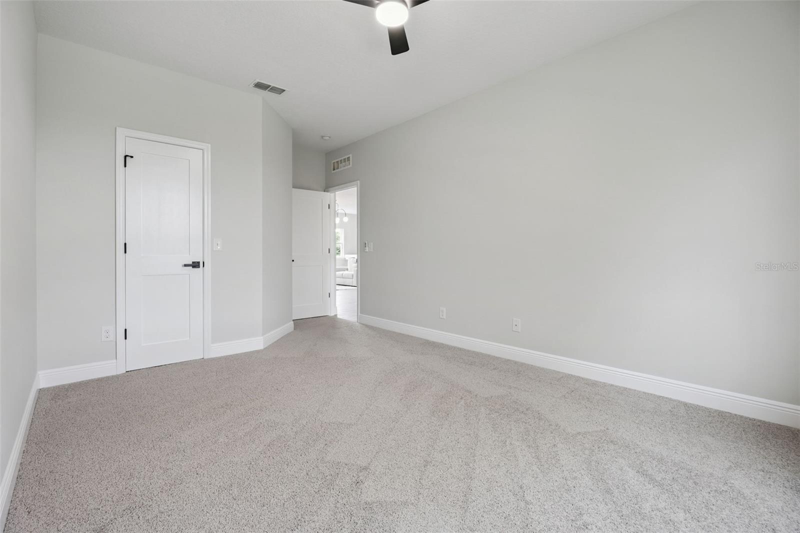 LAKE ROBERTS LNDG E - Residential