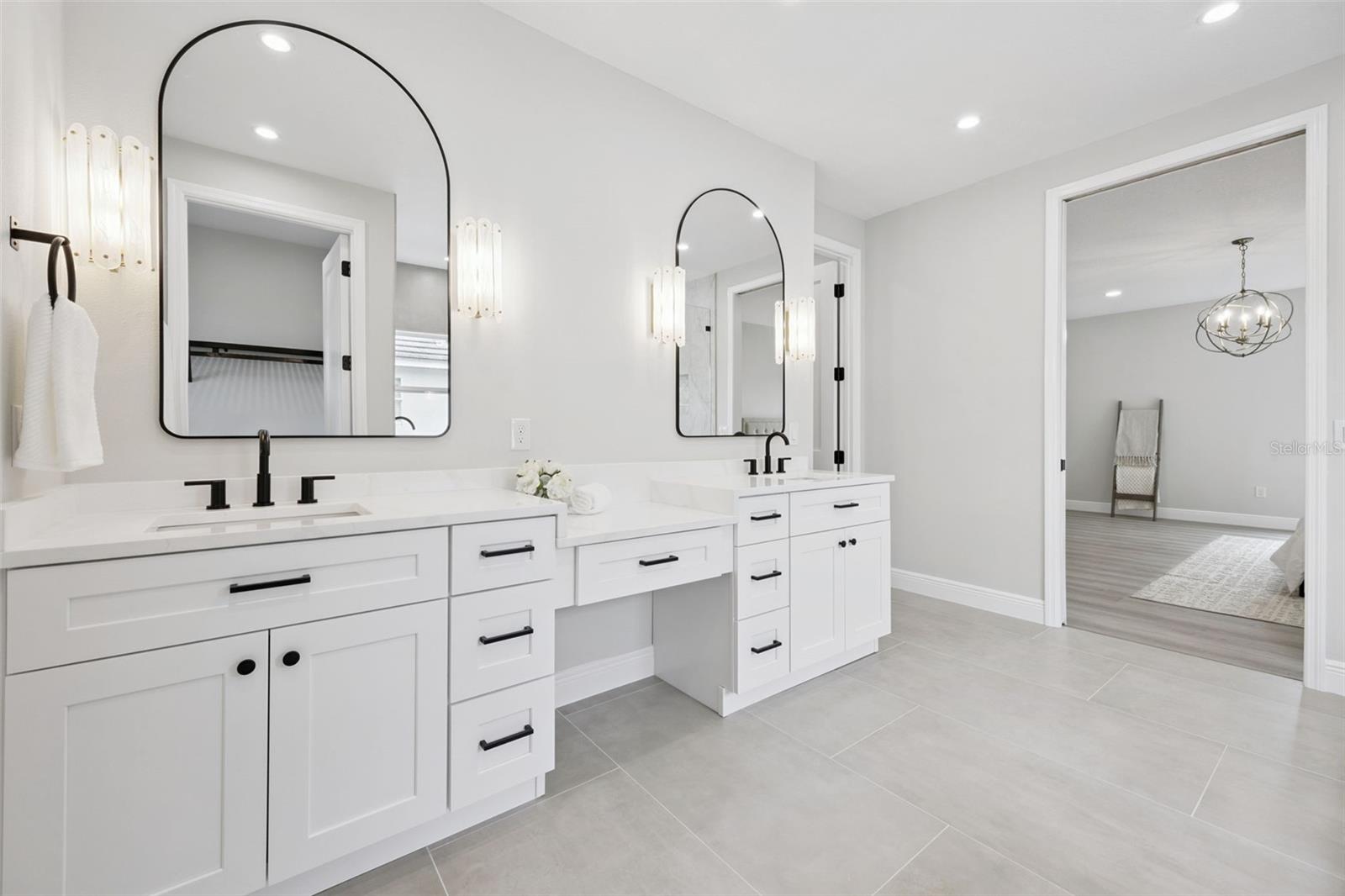 LAKE ROBERTS LNDG E - Residential