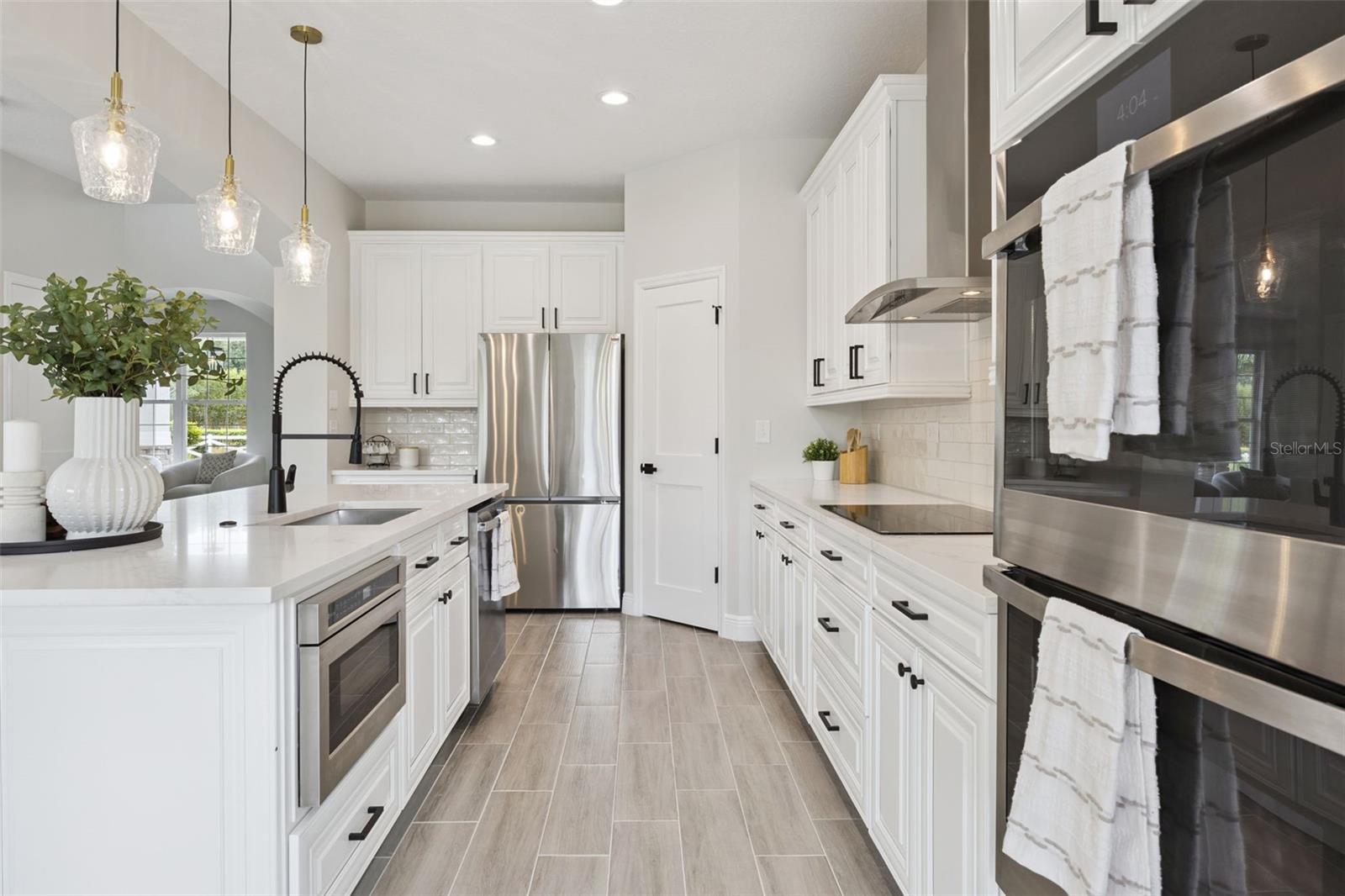 LAKE ROBERTS LNDG E - Residential